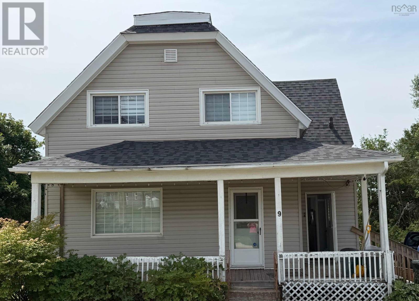 9 Princess Street, Springhill, Nova Scotia  B0M 1E0 - Photo 1 - 202618557