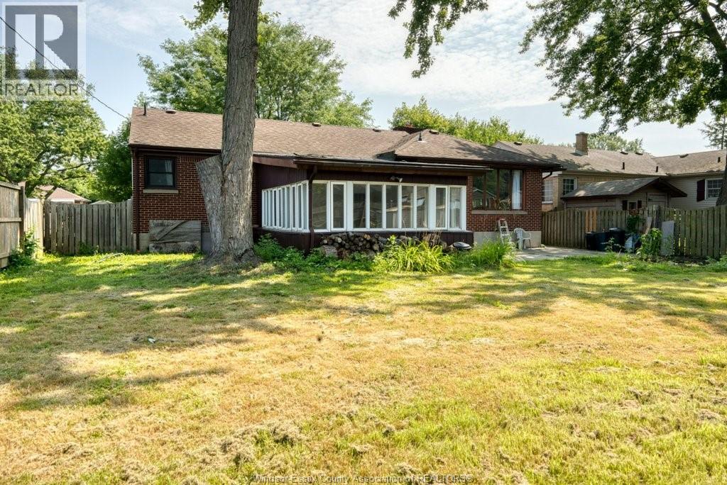 3277 Dominion, Windsor, Ontario  N9E 2N6 - Photo 41 - 26020079