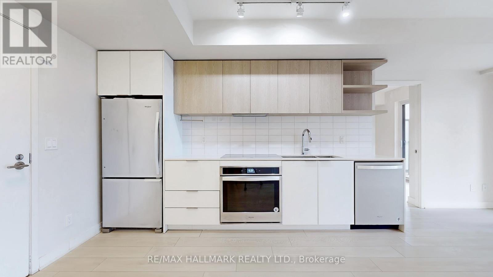 808 - 6 Sonic Way, Toronto, Ontario M3C 0P1 - Photo 11 - C13675986
