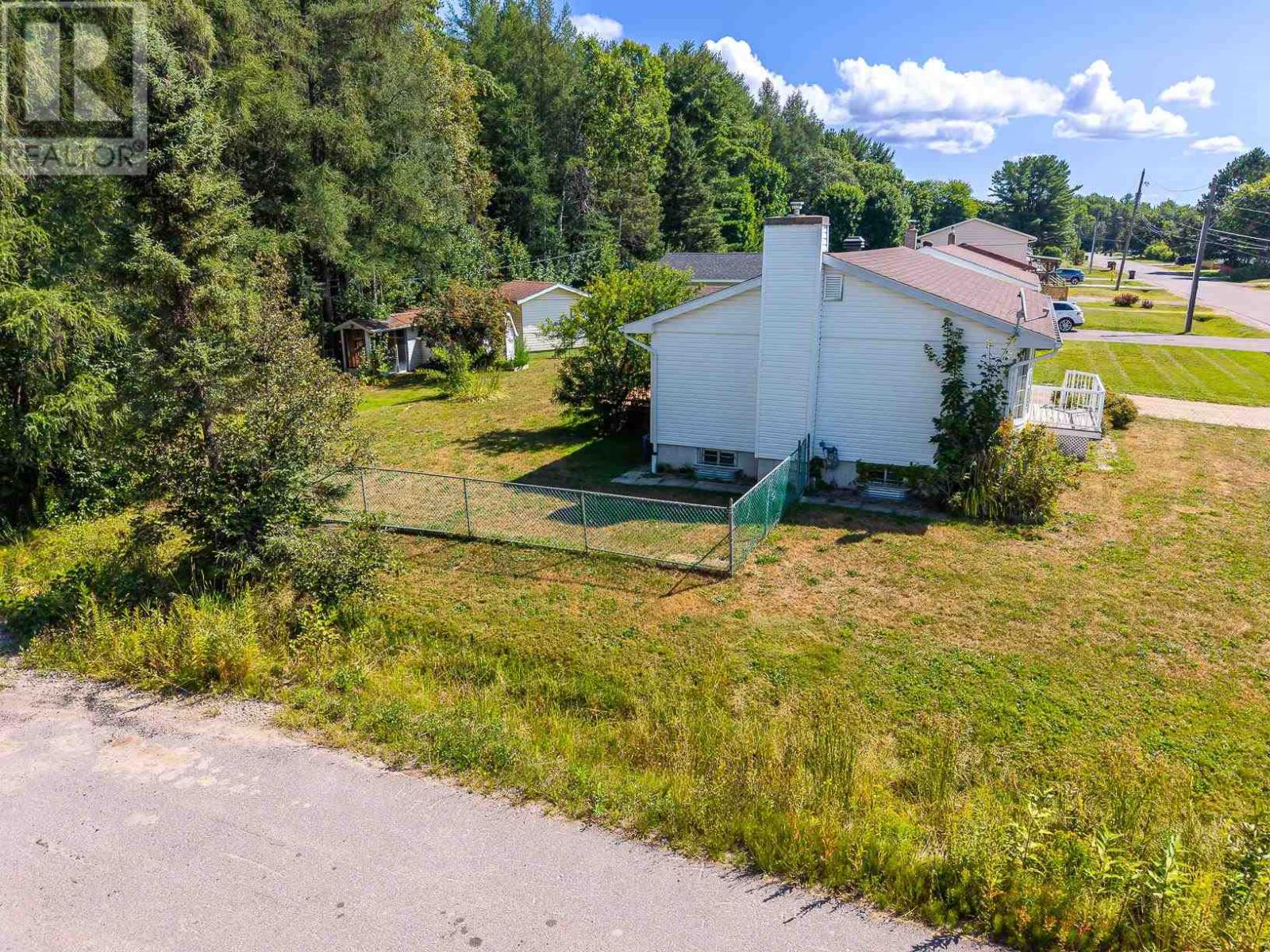 26 Corey Ave, Sault Ste. Marie, Ontario  P6B 4G5 - Photo 10 - SM262206