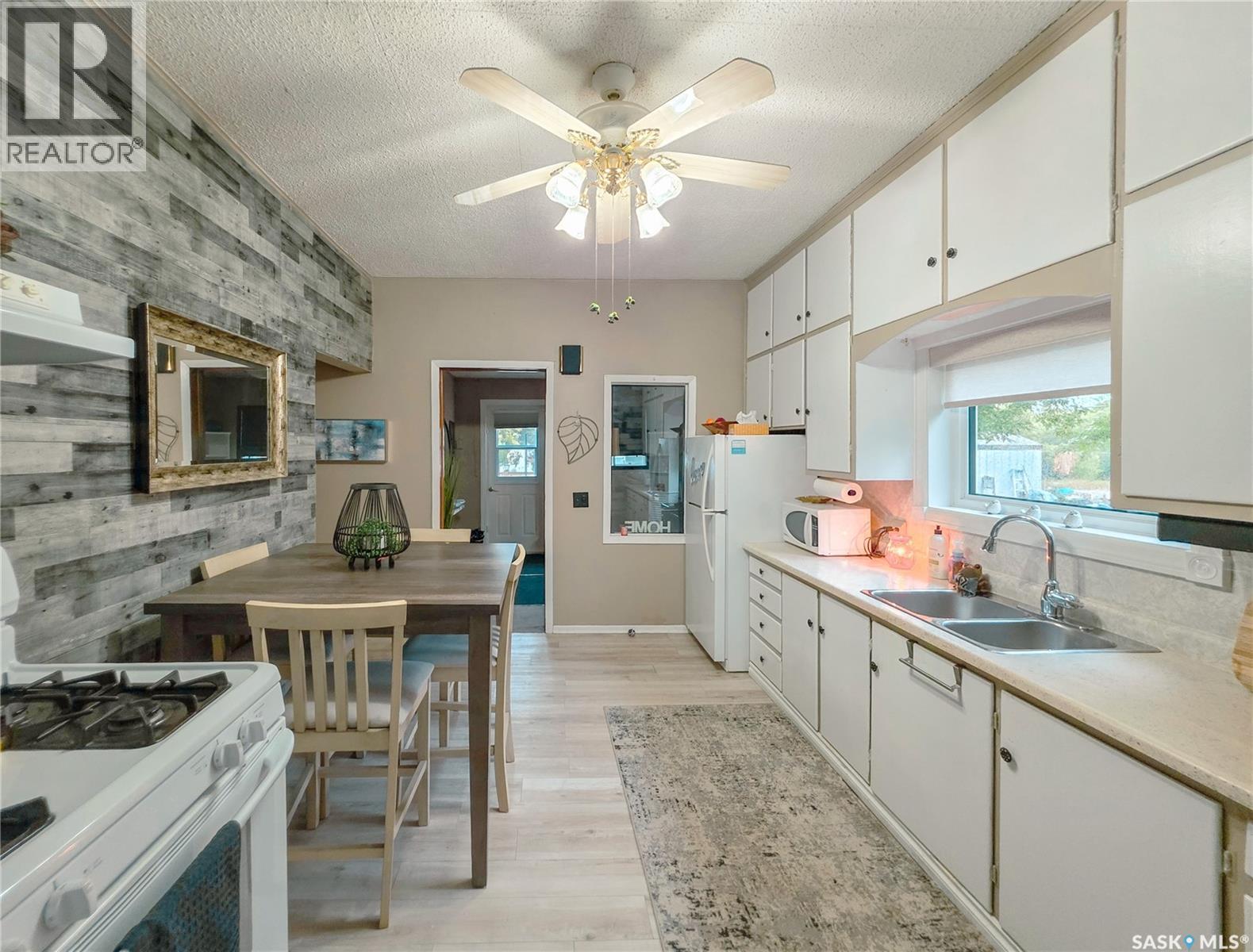 424 1st Avenue E, Melville, Saskatchewan  S0A 2P0 - Photo 16 - SK045817