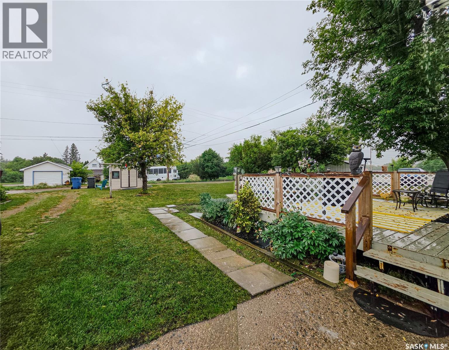 424 1st Avenue E, Melville, Saskatchewan  S0A 2P0 - Photo 4 - SK045817