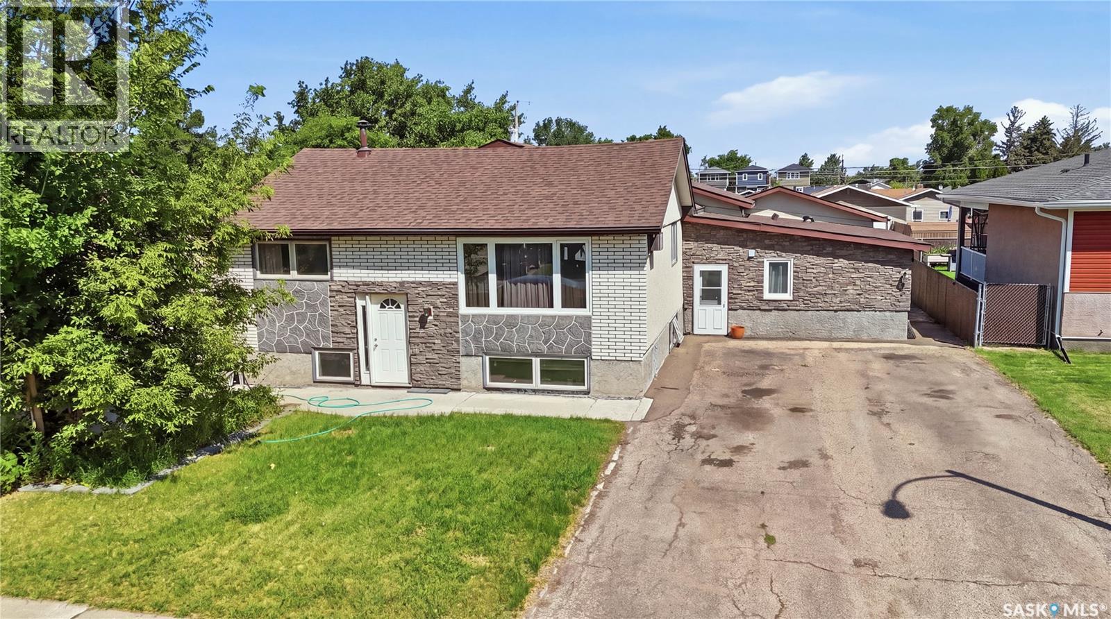 1020 Warner Street, Moose Jaw, Saskatchewan  S6H 5S5 - Photo 63 - SK045727