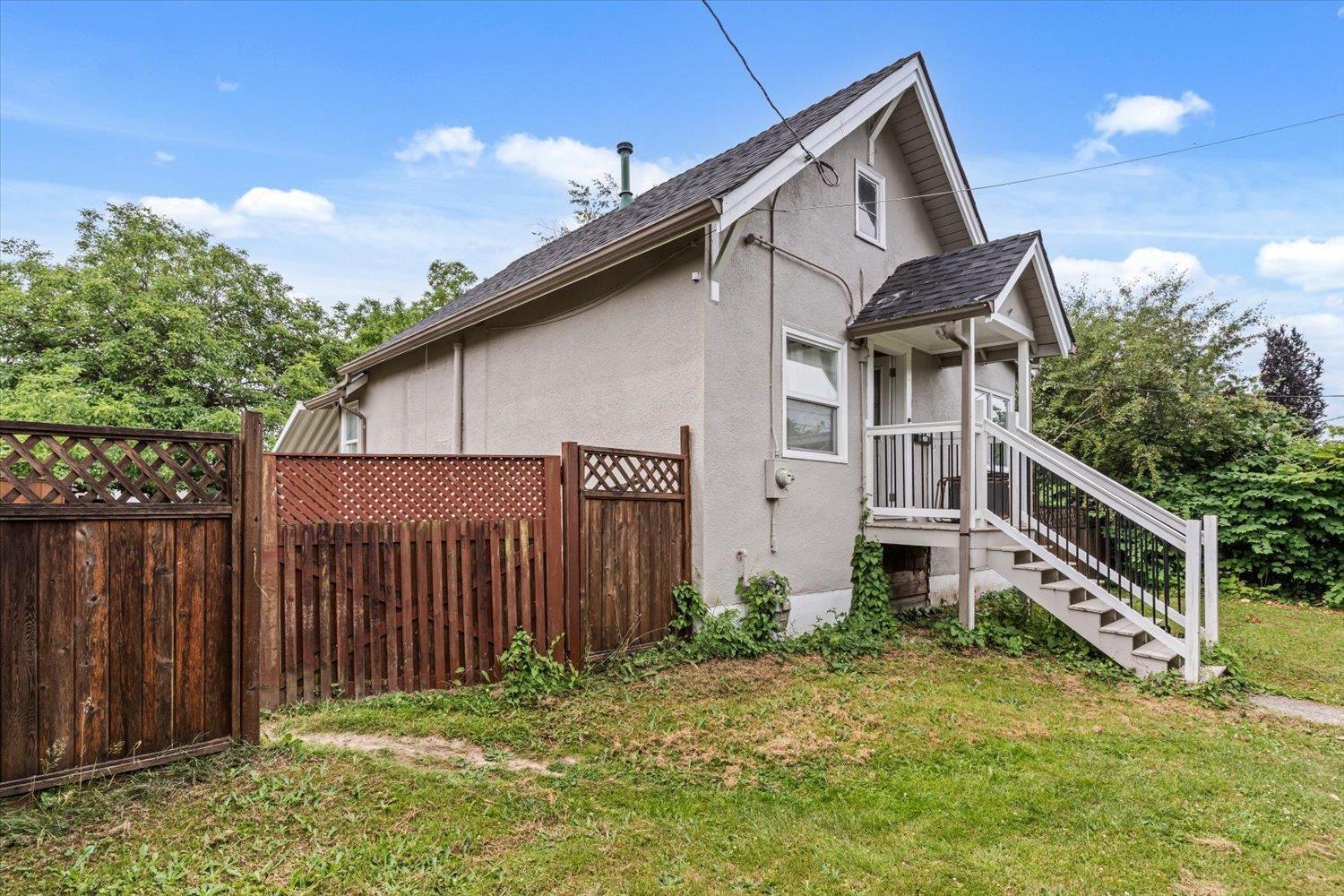46028 King Avenue, Chilliwack Proper East, Chilliwack, British Columbia  V2P 3B4 - Photo 2 - R3140364