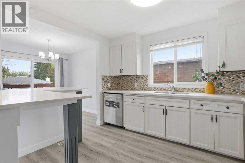 5407 Dalrymple Crescent NW, Calgary, Alberta  T3A 1R2 - Photo 11 - A2314249