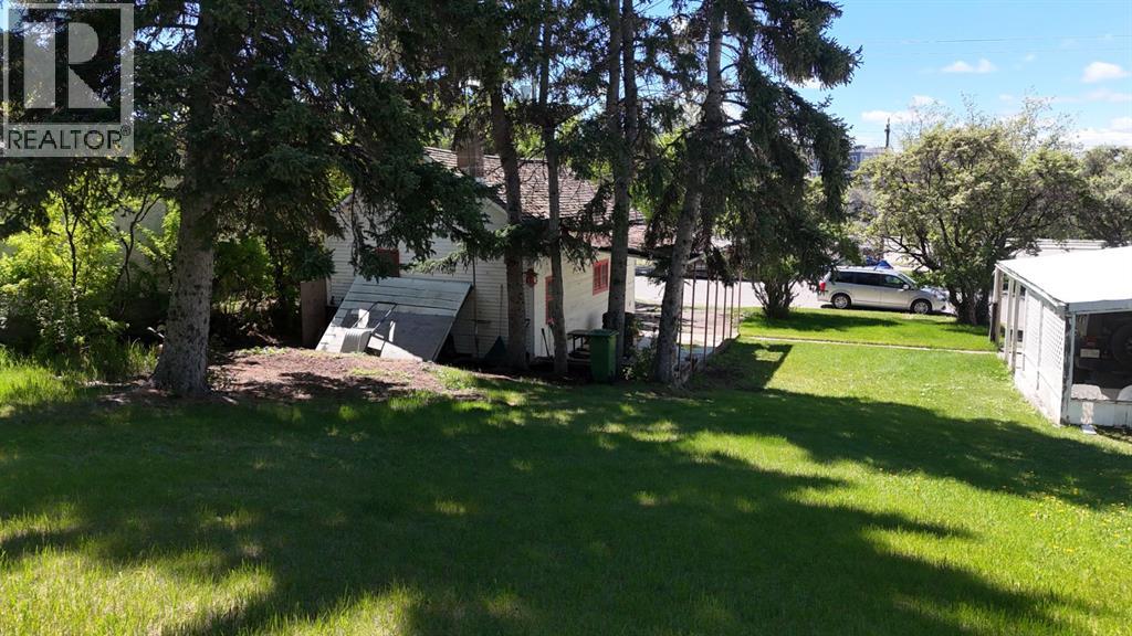 328 Third Street W, Cochrane, Alberta  T4C 1Z6 - Photo 3 - A2318094