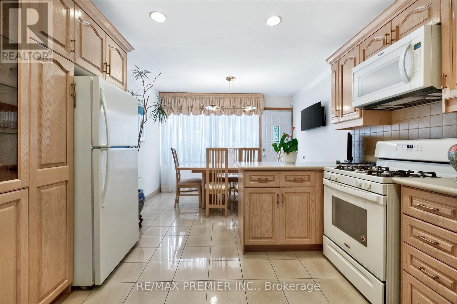 553 Greenwood Avenue, Toronto, Ontario  M4J 4A7 - Photo 15 - E13469380