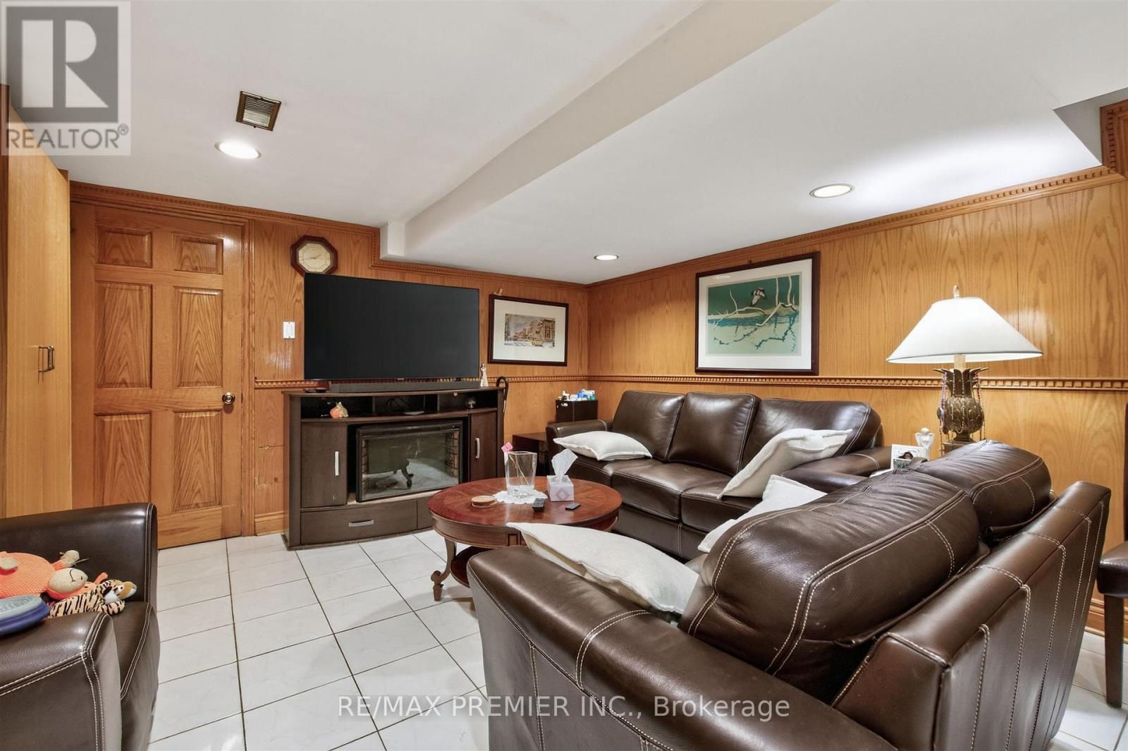 553 Greenwood Avenue, Toronto, Ontario  M4J 4A7 - Photo 33 - E13469380