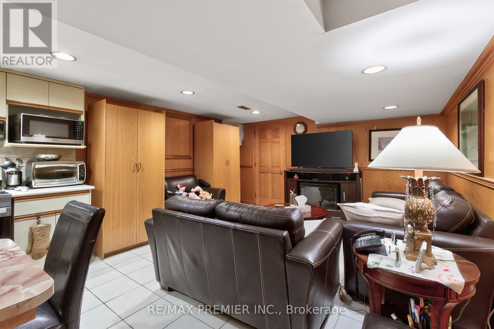 553 Greenwood Avenue, Toronto, Ontario  M4J 4A7 - Photo 32 - E13469380