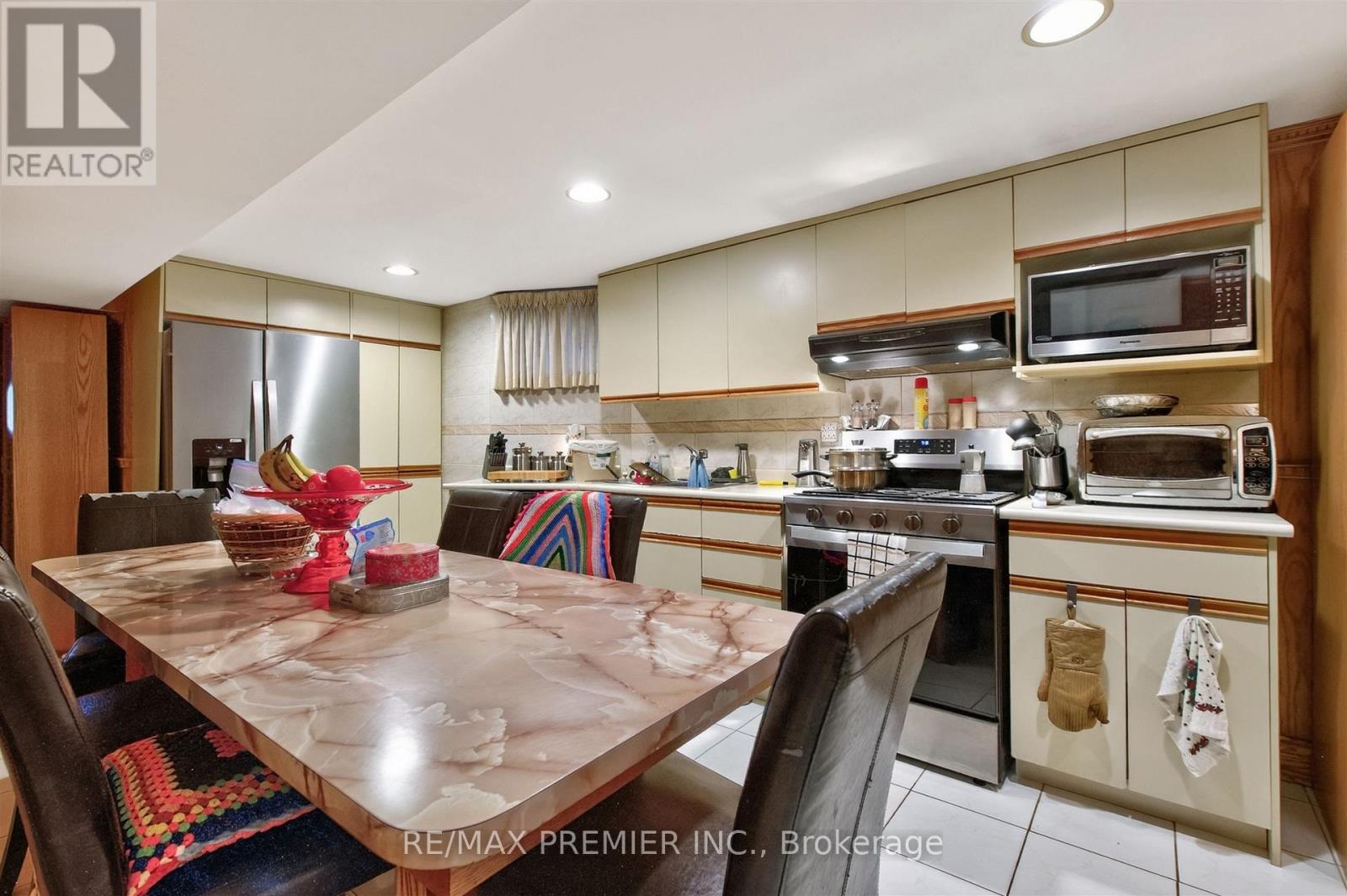 553 Greenwood Avenue, Toronto, Ontario  M4J 4A7 - Photo 35 - E13469380