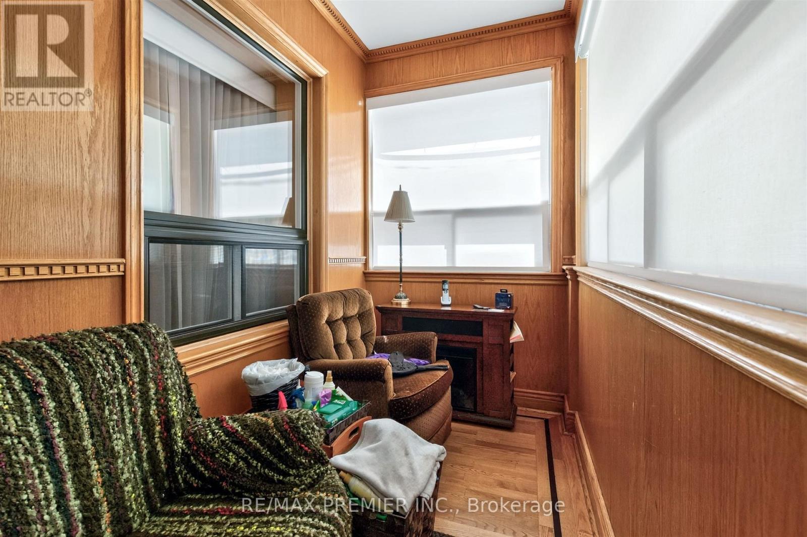 553 Greenwood Avenue, Toronto, Ontario  M4J 4A7 - Photo 6 - E13469380