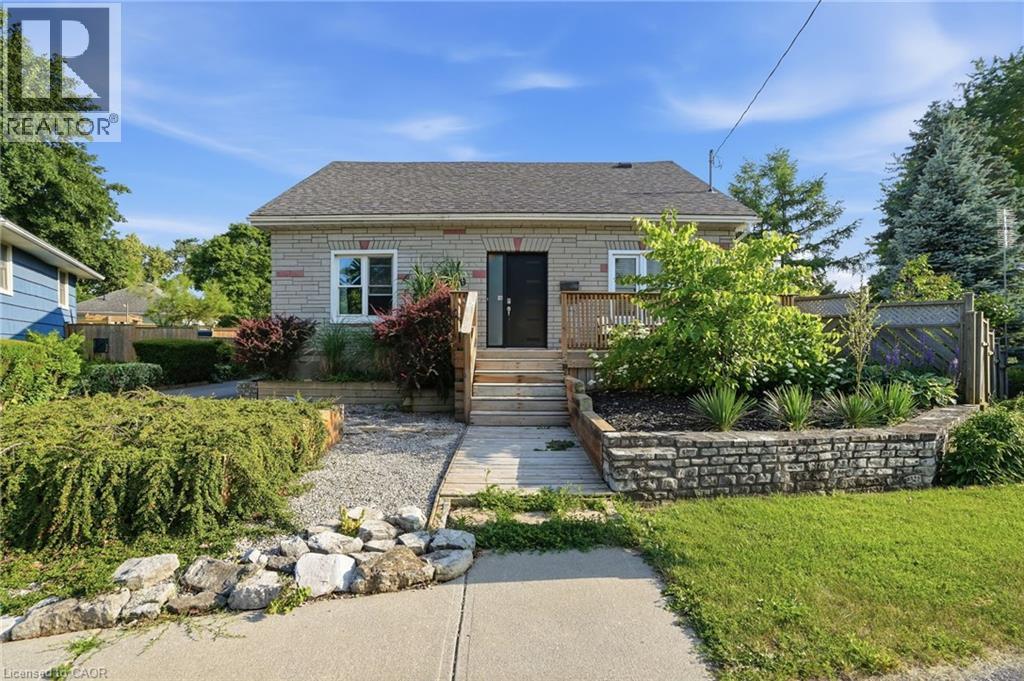 19 VICTORIA Street, Paris, Ontario