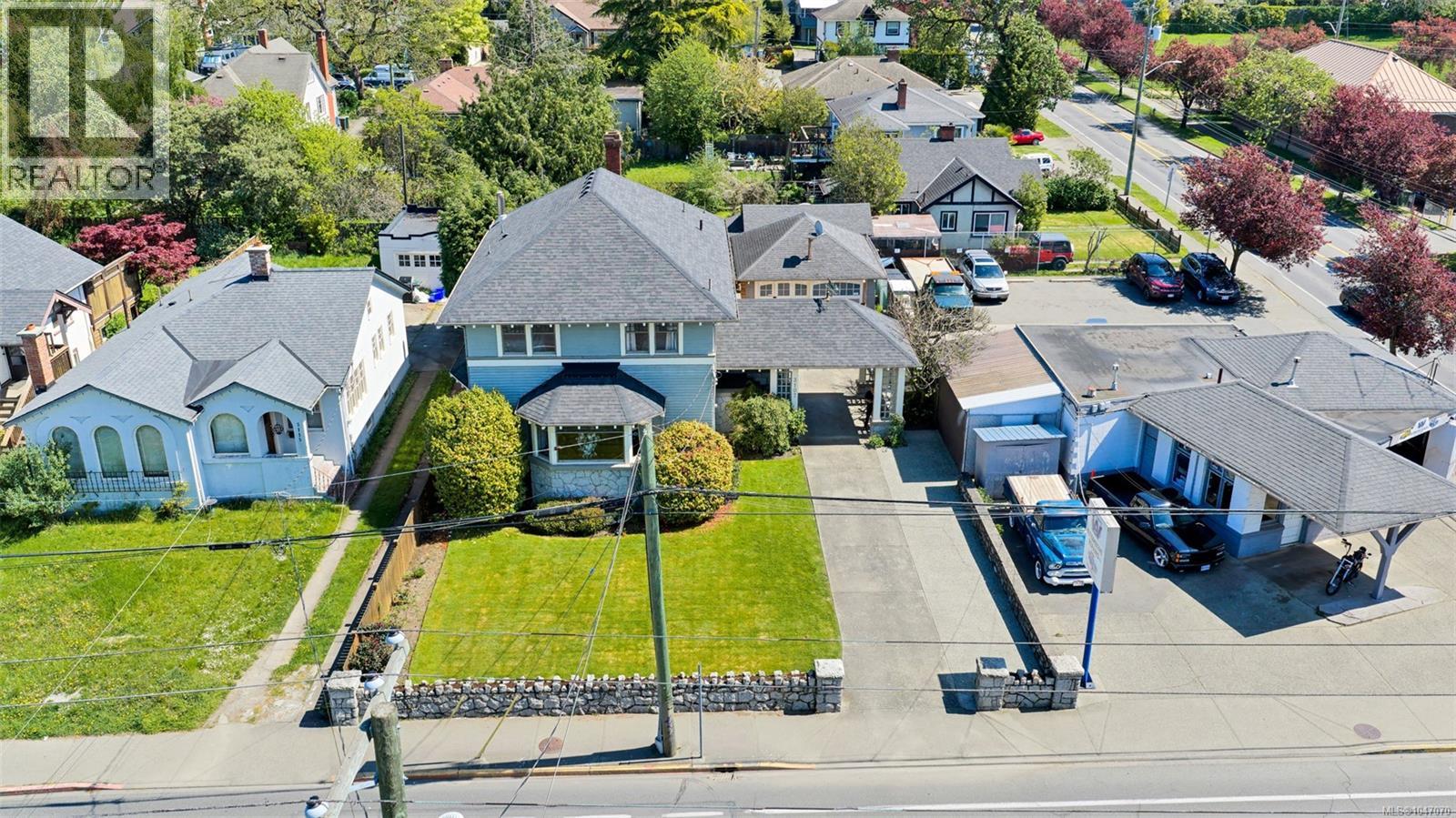 3107 Quadra St, Victoria, British Columbia