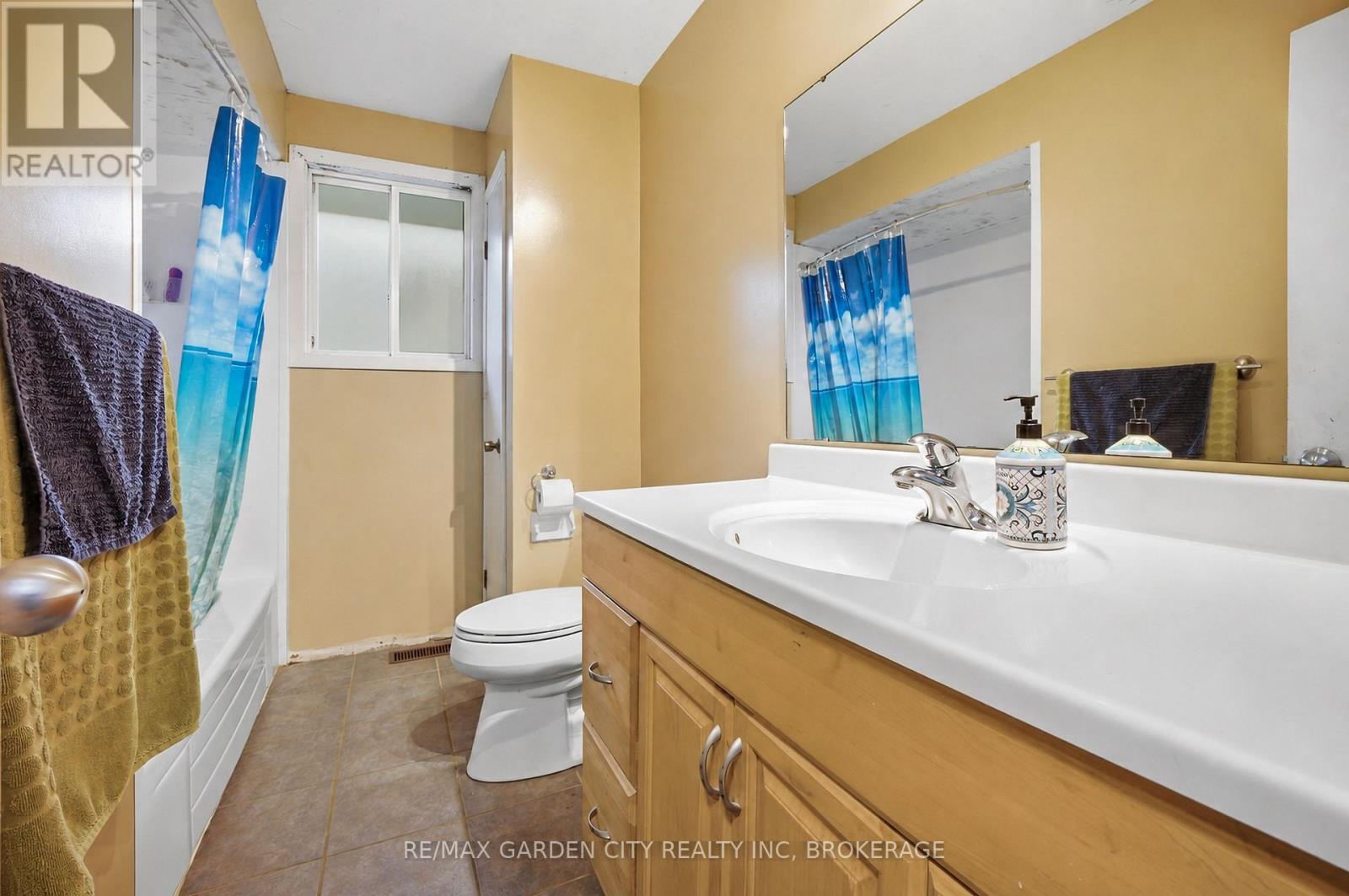 11 Kimbermount Drive, St. Catharines, Ontario  L2N 5W6 - Photo 14 - X13684368