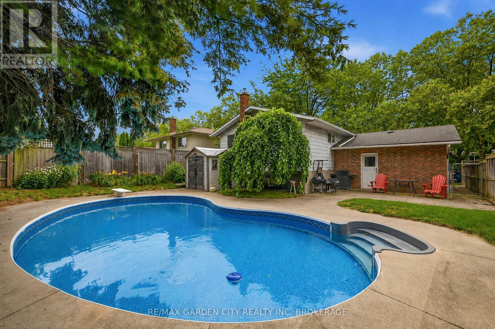 11 Kimbermount Drive, St. Catharines, Ontario  L2N 5W6 - Photo 2 - X13684368