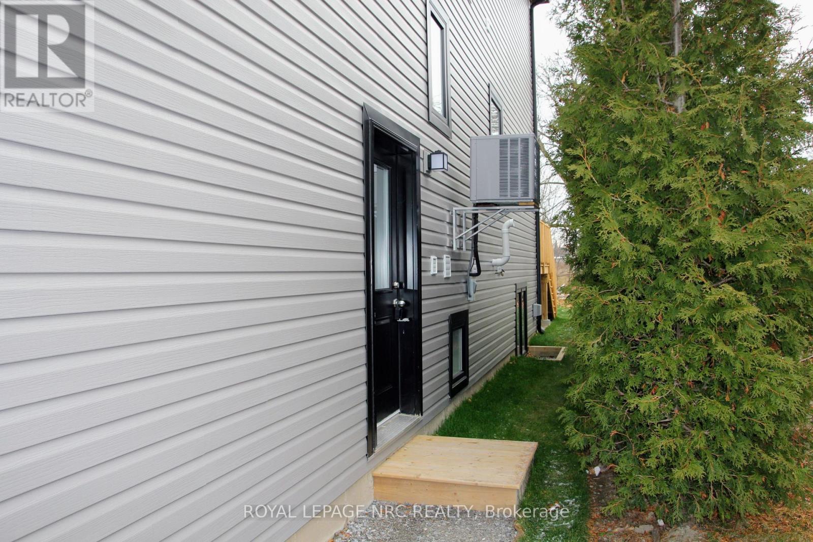 Lower - 10a Smythe Street, St. Catharines, Ontario  L2P 2G8 - Photo 21 - X13684430