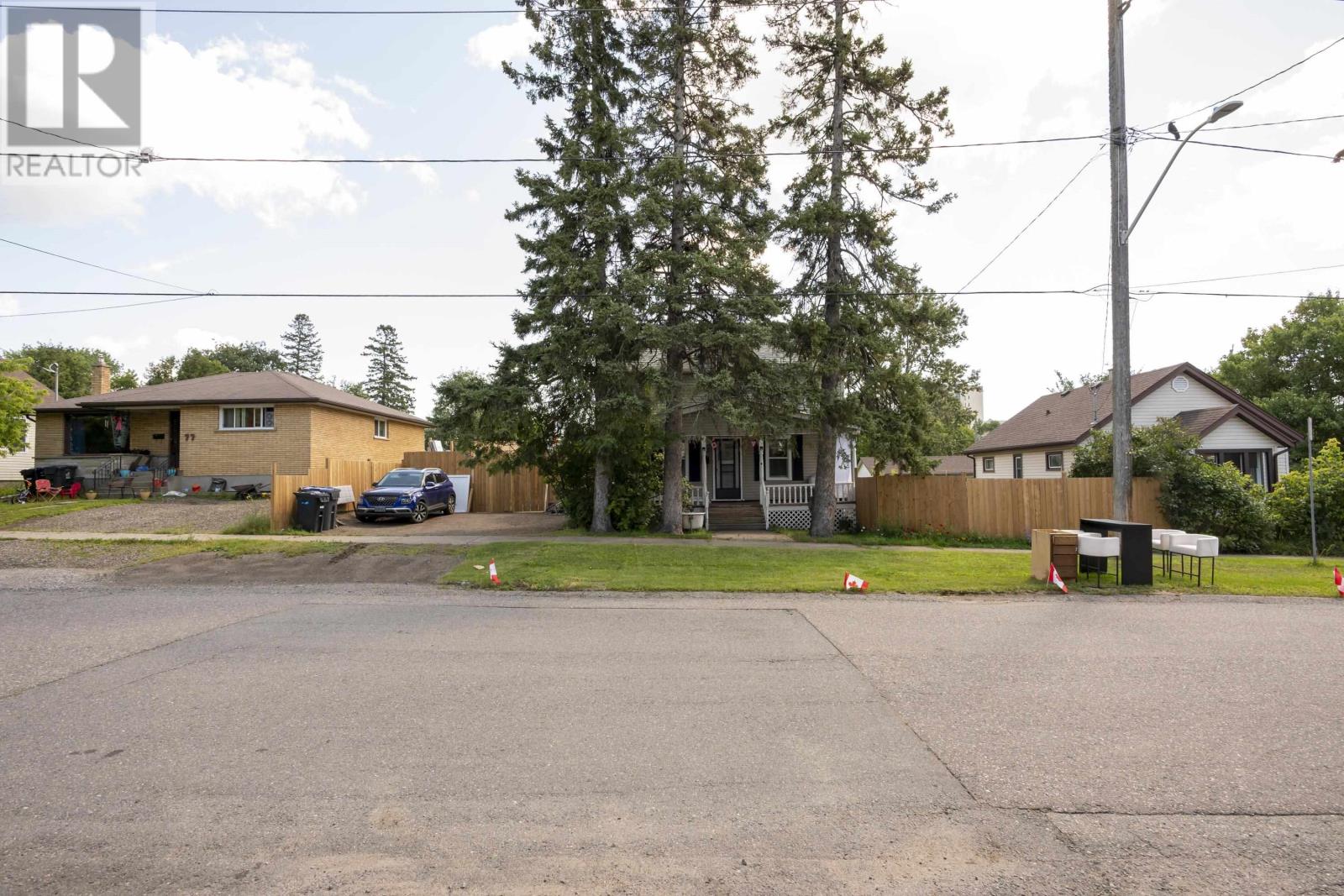 73 Empress Ave N, Thunder Bay, Ontario  P7A 6C2 - Photo 2 - TB2602400