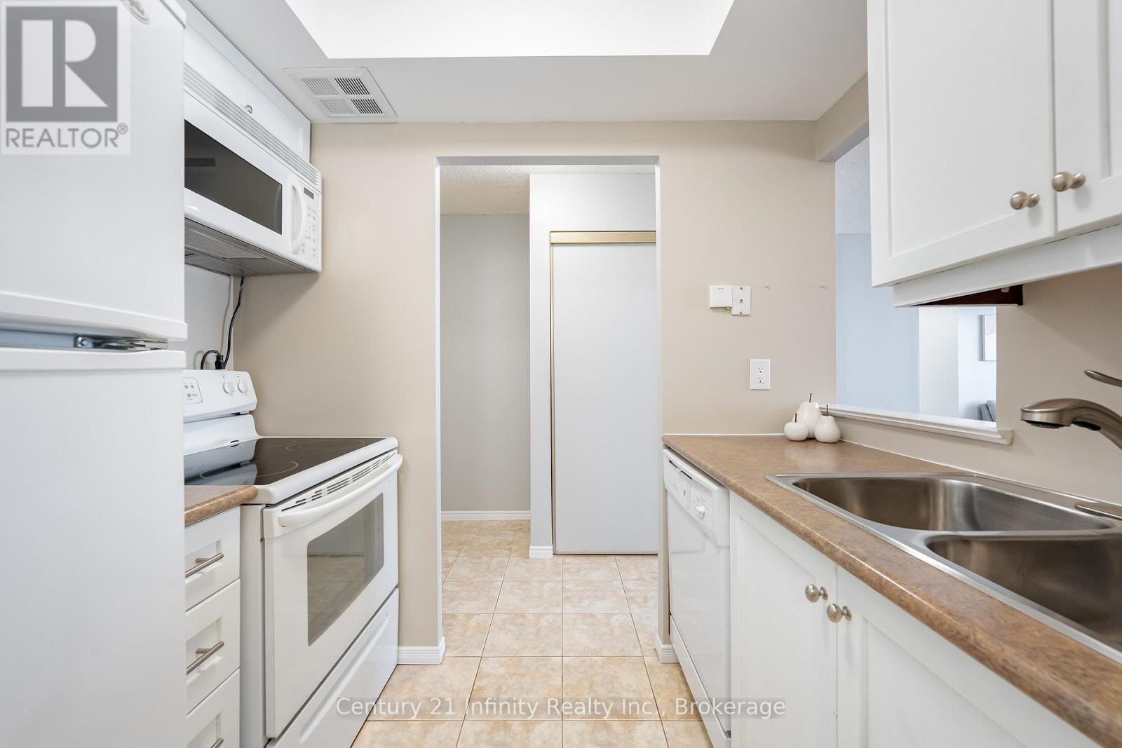 1206 - 5 Greystone Walk Drive, Toronto, Ontario  M1K 5J5 - Photo 5 - E13684428