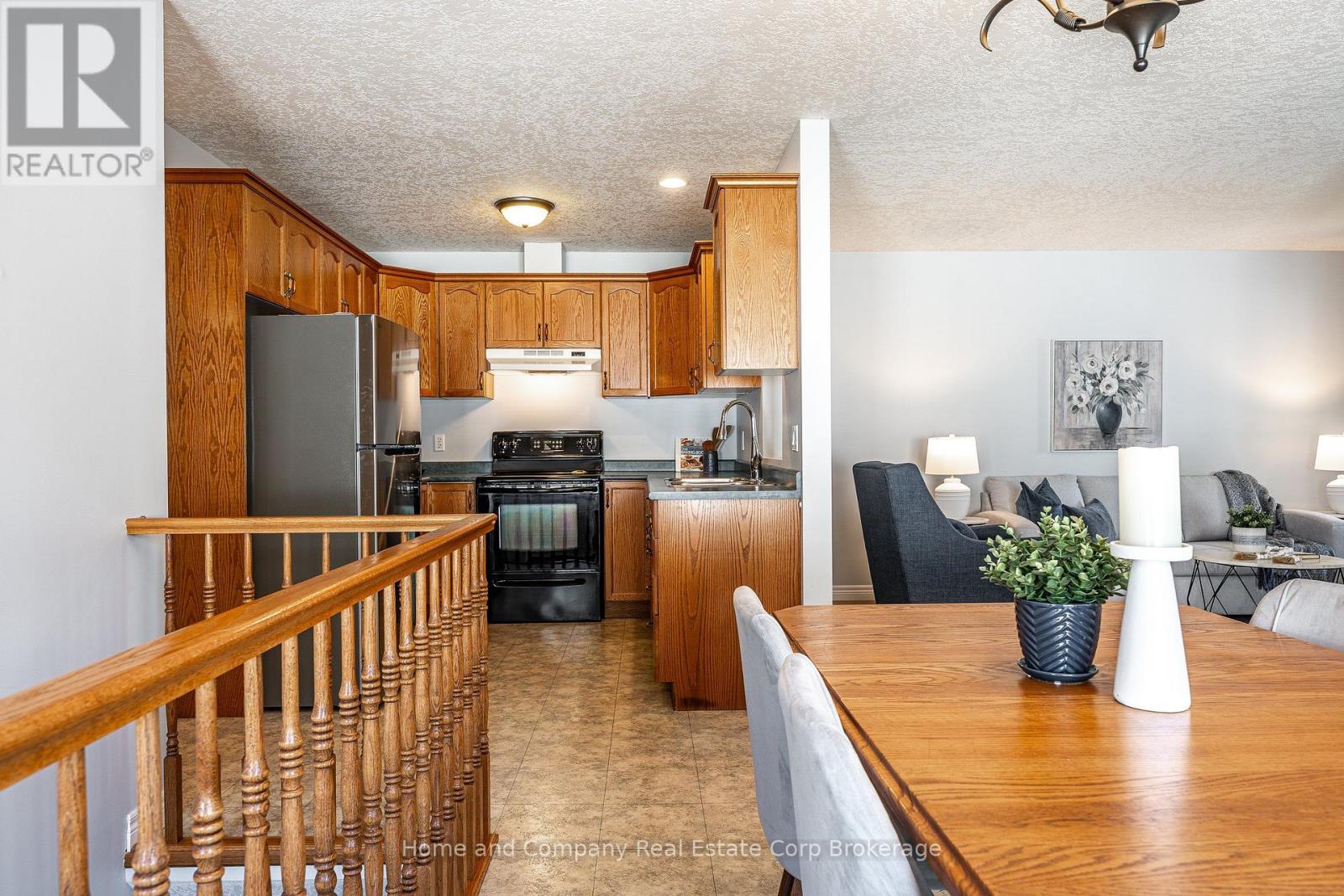 402 Douglas Street, Stratford, Ontario  N5A 7Z7 - Photo 11 - X13684448