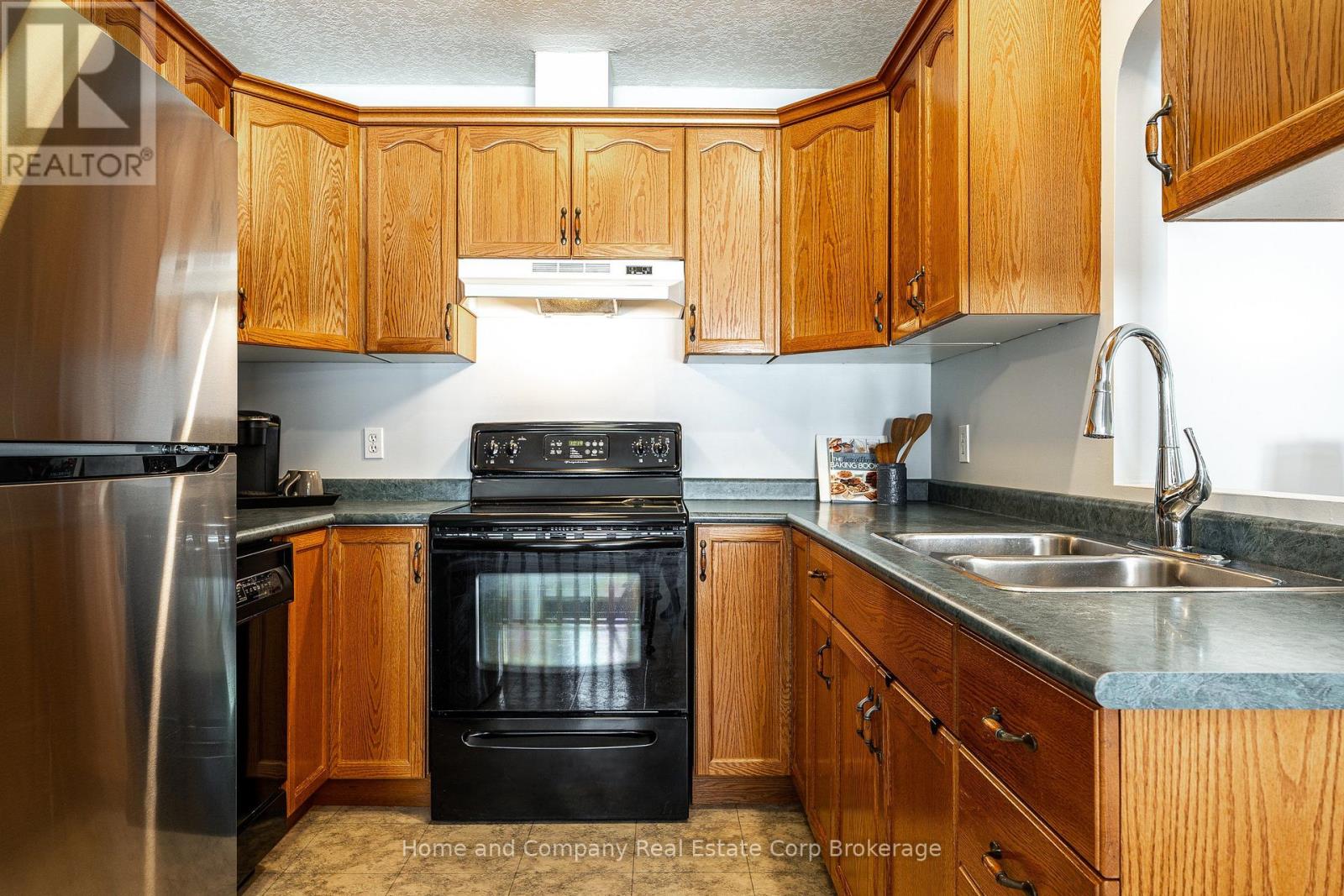 402 Douglas Street, Stratford, Ontario  N5A 7Z7 - Photo 12 - X13684448