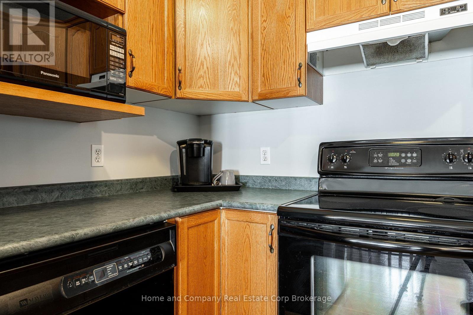 402 Douglas Street, Stratford, Ontario  N5A 7Z7 - Photo 14 - X13684448
