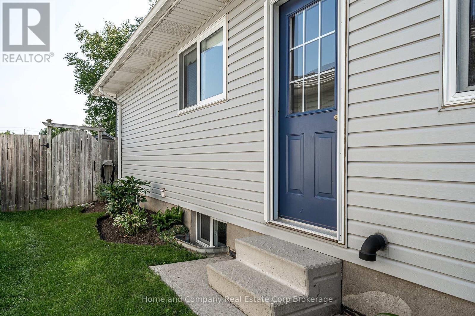 402 Douglas Street, Stratford, Ontario  N5A 7Z7 - Photo 33 - X13684448