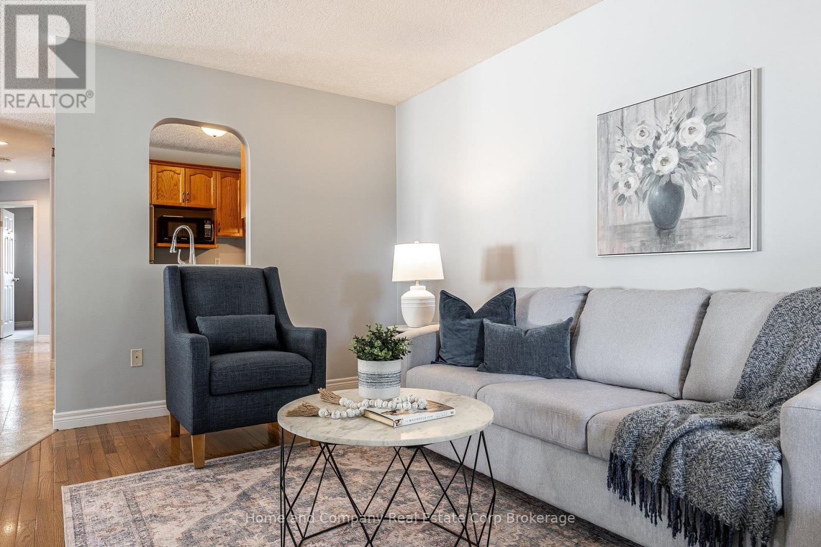 402 Douglas Street, Stratford, Ontario  N5A 7Z7 - Photo 5 - X13684448