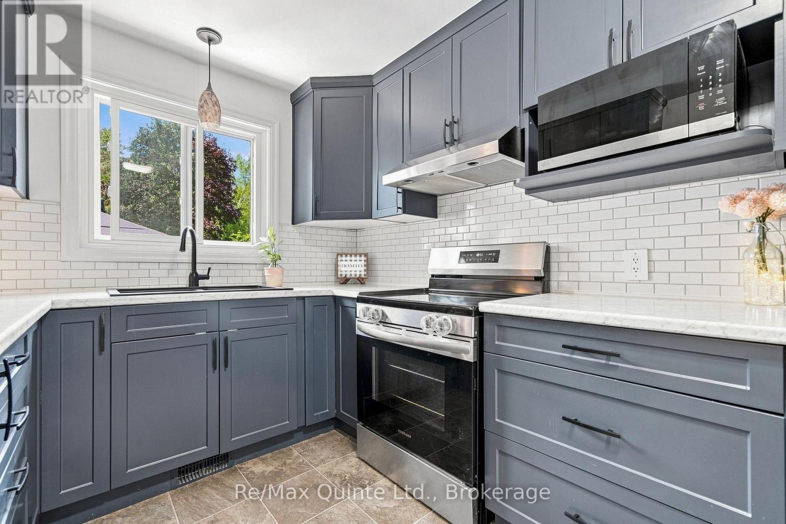 28 Shamrock Road, Belleville, Ontario  K8P 4J2 - Photo 14 - X13684490