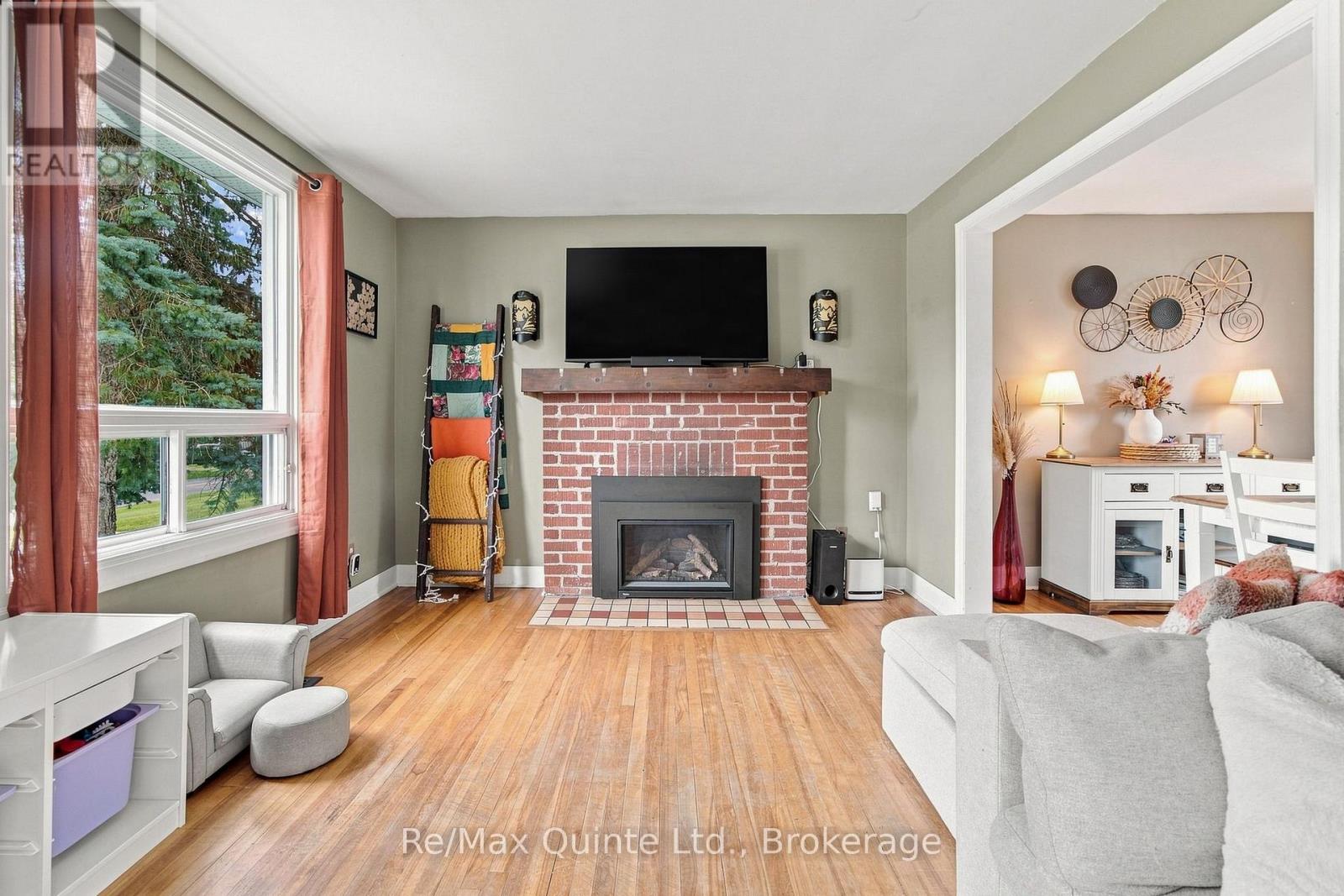 28 Shamrock Road, Belleville, Ontario  K8P 4J2 - Photo 7 - X13684490
