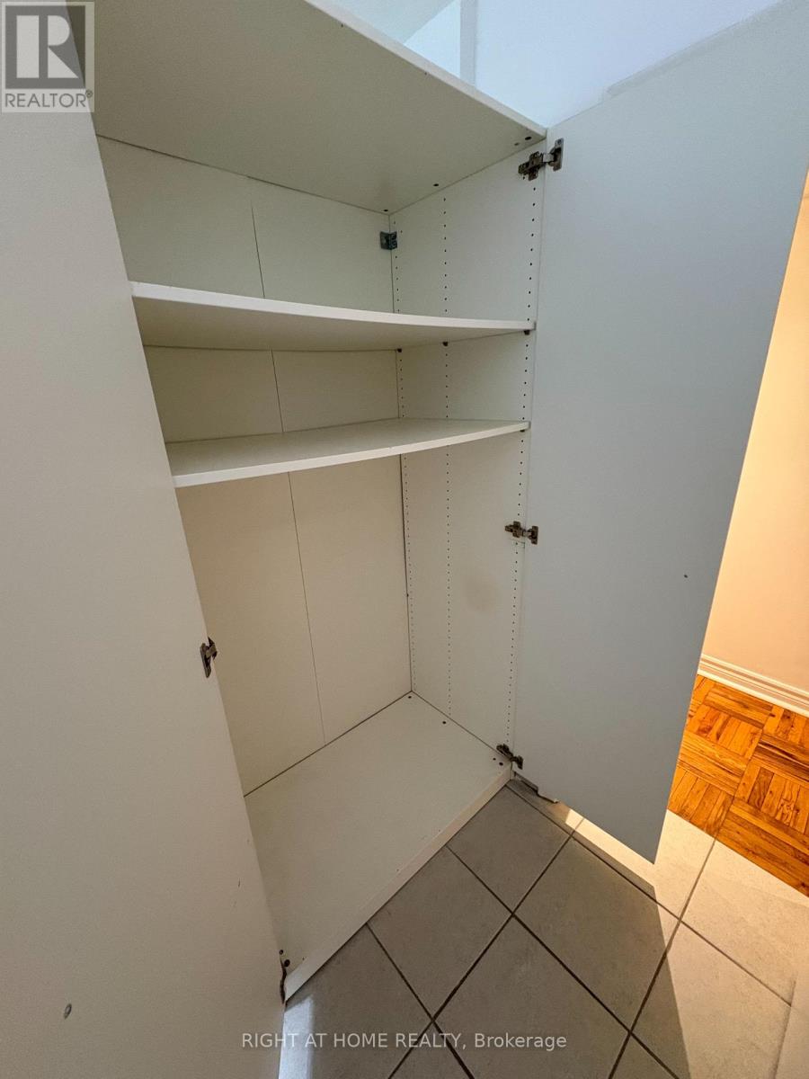 One - 170 Bowood Avenue, Toronto, Ontario  M4N 1Y6 - Photo 13 - C13684336