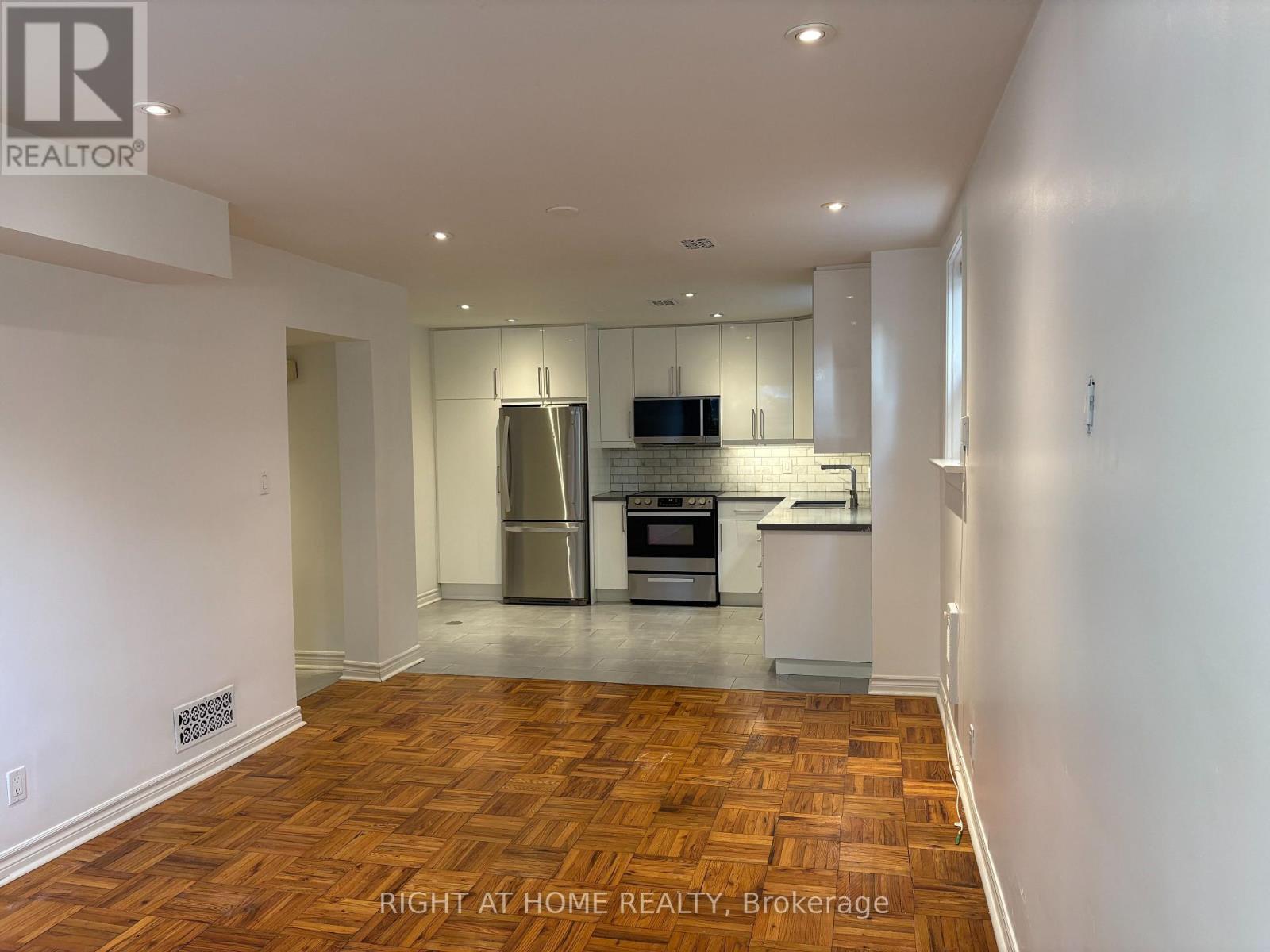 One - 170 Bowood Avenue, Toronto, Ontario  M4N 1Y6 - Photo 5 - C13684336