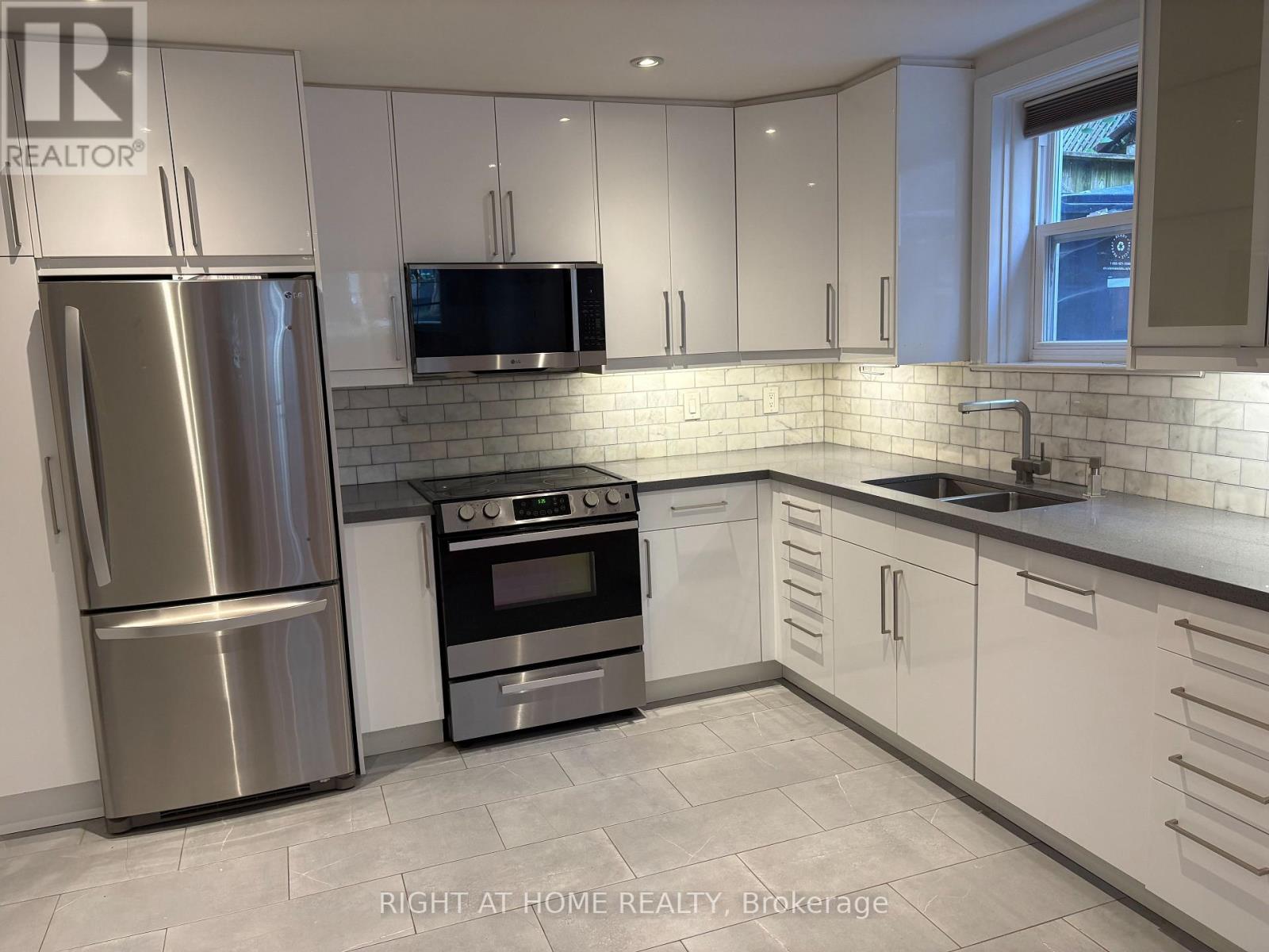 One - 170 Bowood Avenue, Toronto, Ontario  M4N 1Y6 - Photo 7 - C13684336