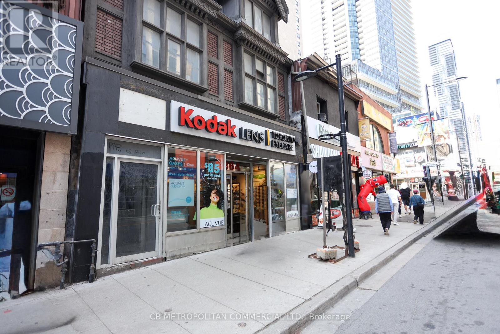364 YONGE STREET, Toronto, Ontario