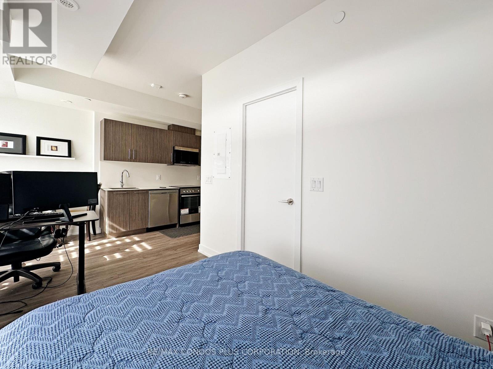 9 - 871 Sheppard Avenue W, Toronto, Ontario  M3H 0E8 - Photo 10 - C13684370