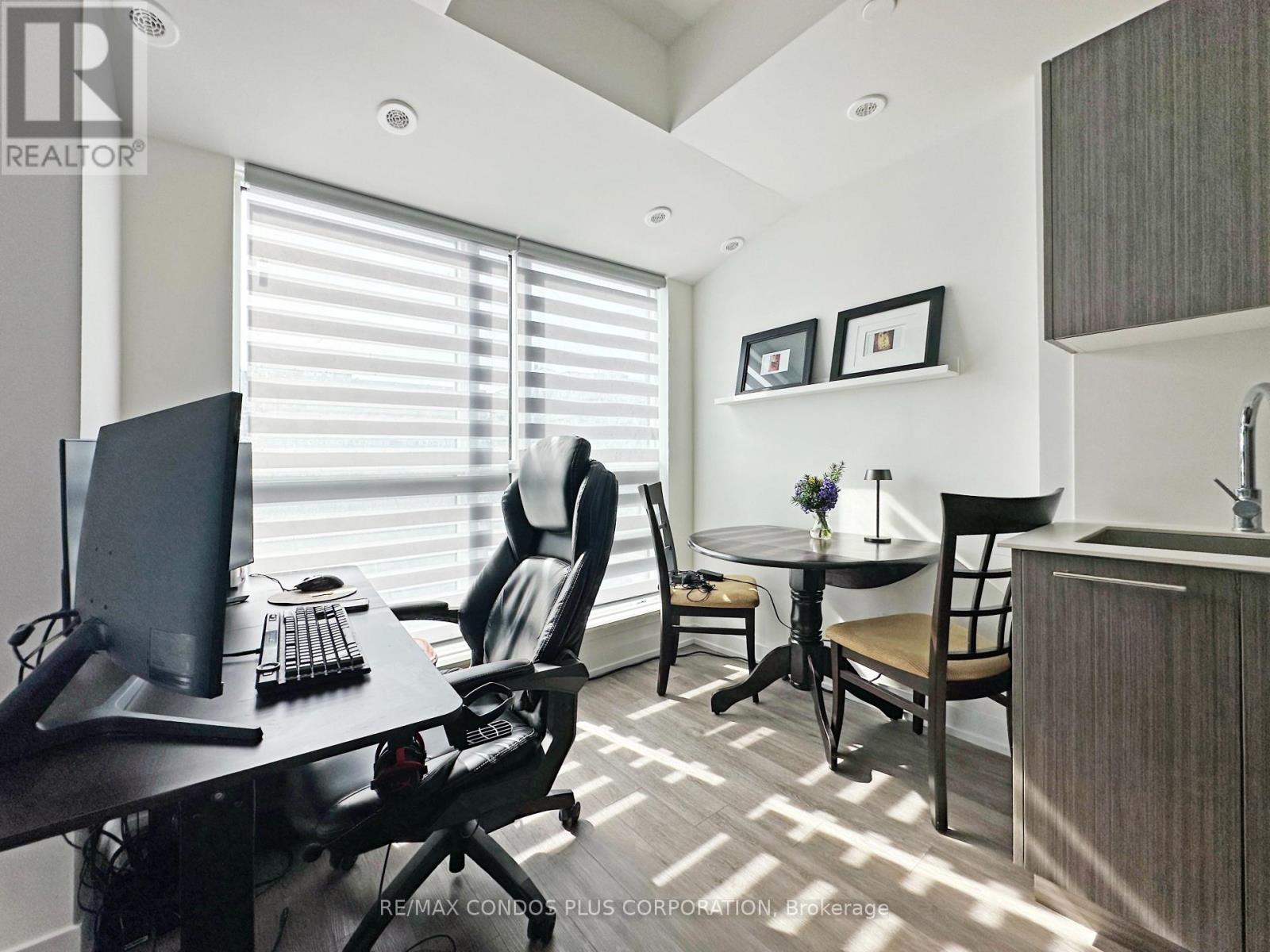 9 - 871 Sheppard Avenue W, Toronto, Ontario  M3H 0E8 - Photo 8 - C13684370