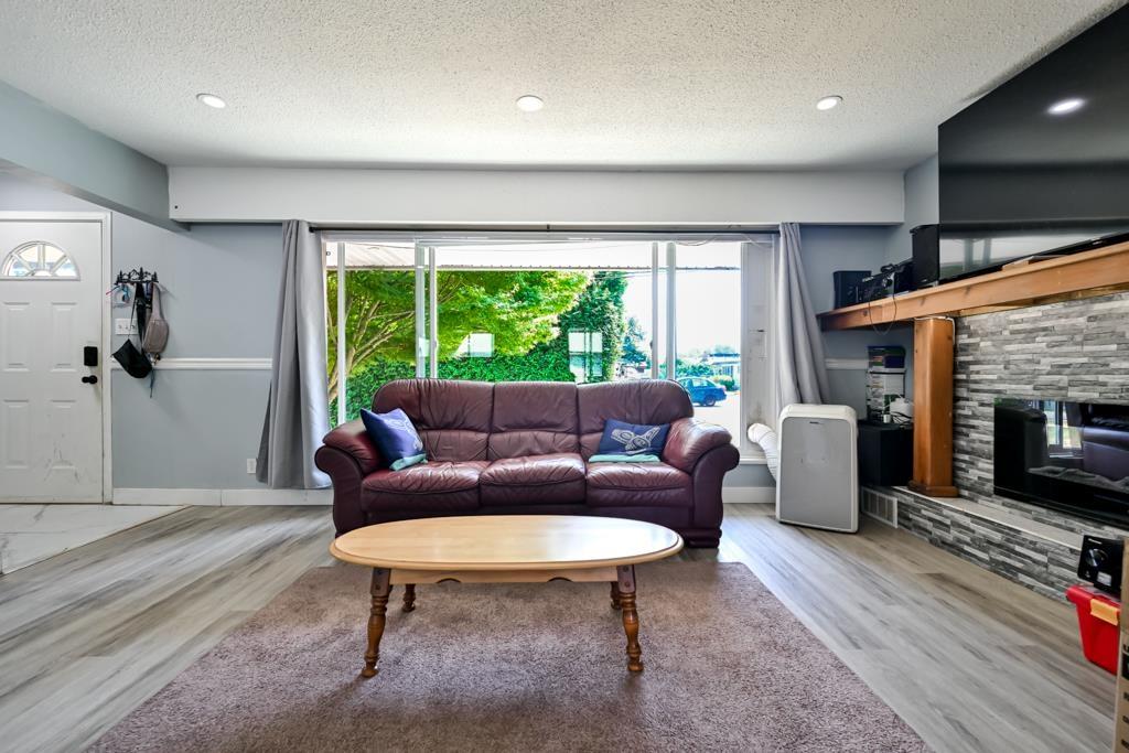 33465 Hawthorne Avenue, Abbotsford, British Columbia  V2S 1B7 - Photo 4 - R3155312