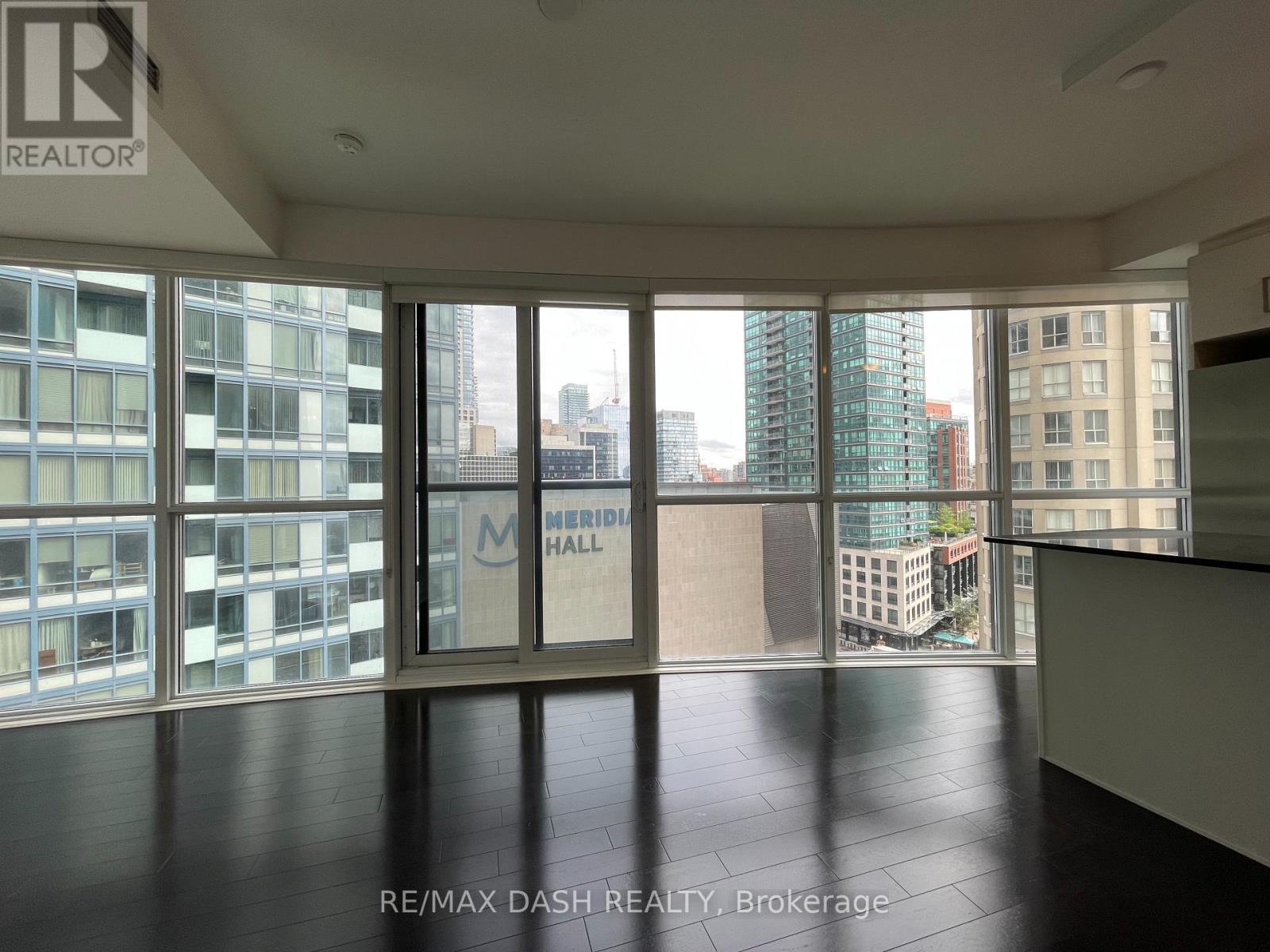 1005 - 1 The Esplanade Drive, Toronto, Ontario  M5E 0A8 - Photo 11 - C13684498