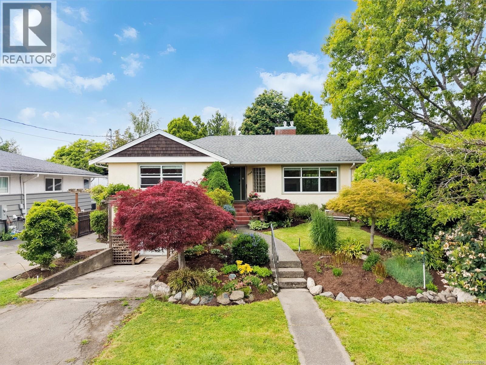 2758 Dunlevy St, Oak Bay, British Columbia  V8R 5Z5 - Photo 2 - 1047095