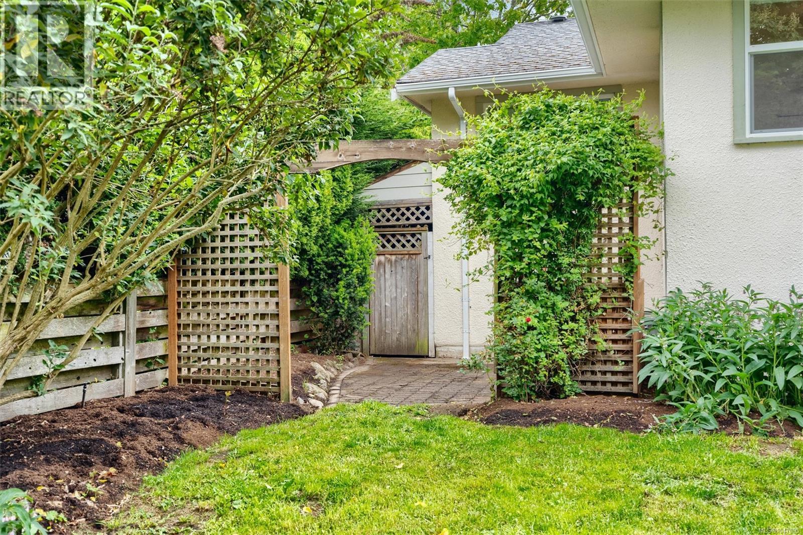 2758 Dunlevy St, Oak Bay, British Columbia  V8R 5Z5 - Photo 36 - 1047095