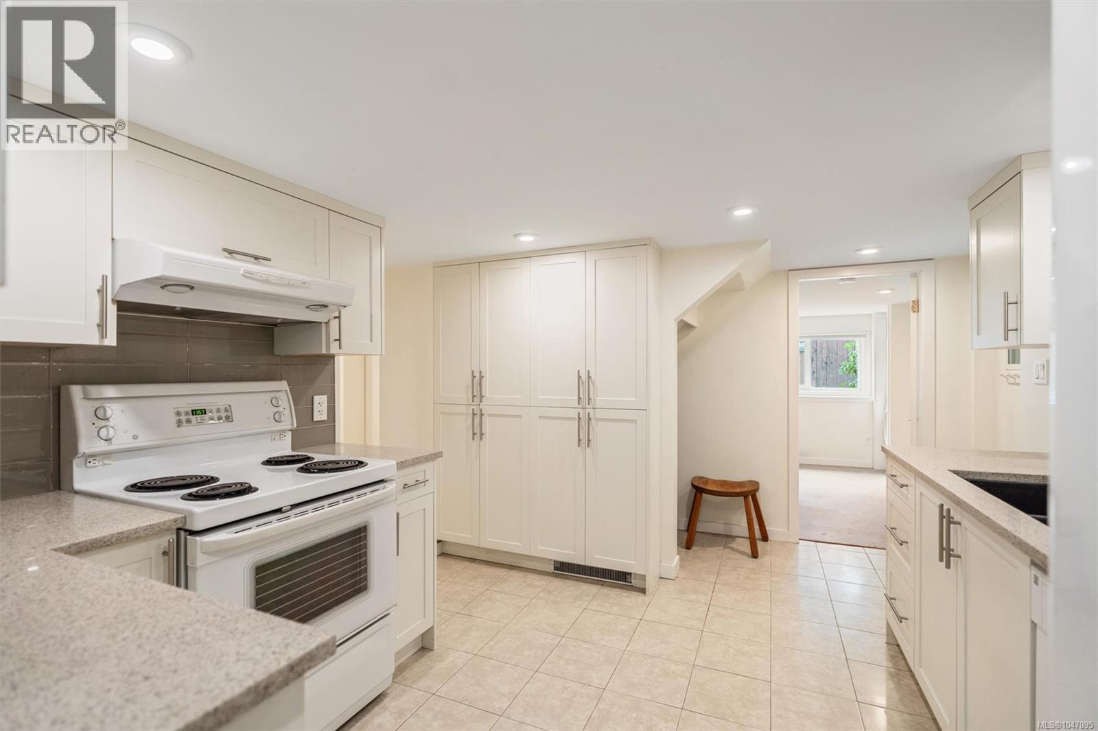 2758 Dunlevy St, Oak Bay, British Columbia  V8R 5Z5 - Photo 26 - 1047095