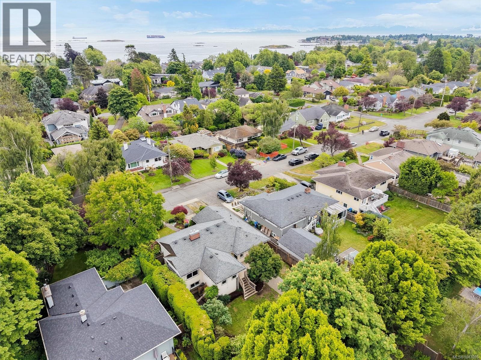2758 Dunlevy St, Oak Bay, British Columbia  V8R 5Z5 - Photo 48 - 1047095