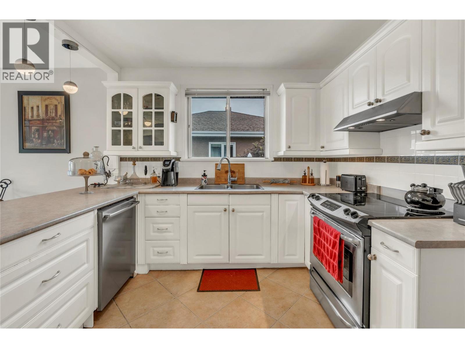 634 Latimer Street, Penticton, British Columbia  V2A 5R6 - Photo 3 - 10387004