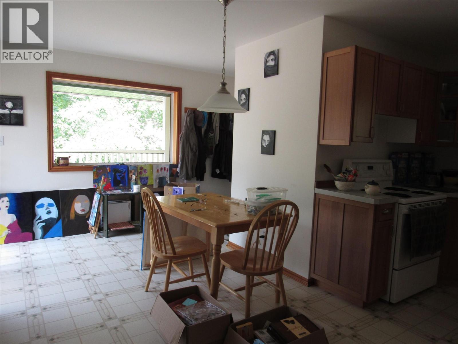 566 Rosedale Road, Castlegar, British Columbia  V1N 4L2 - Photo 6 - 10394377