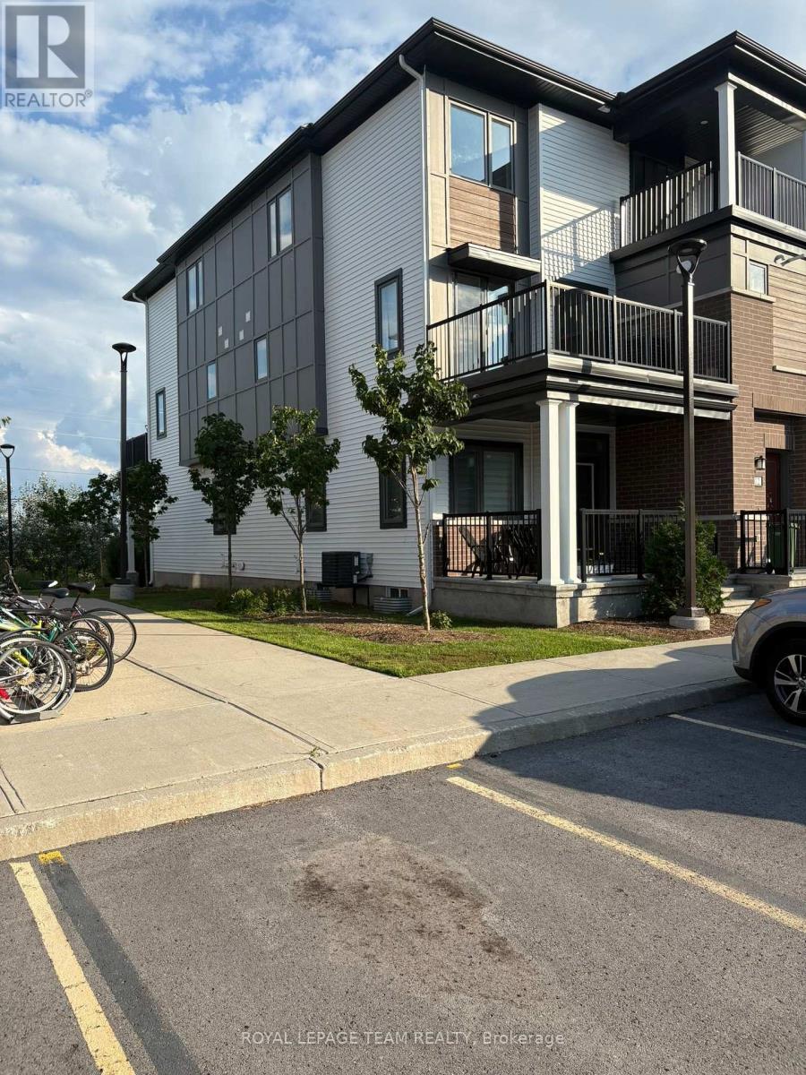 312 Pilot Private, Ottawa, Ontario K2S 1B6 - Photo 2 - X13684470