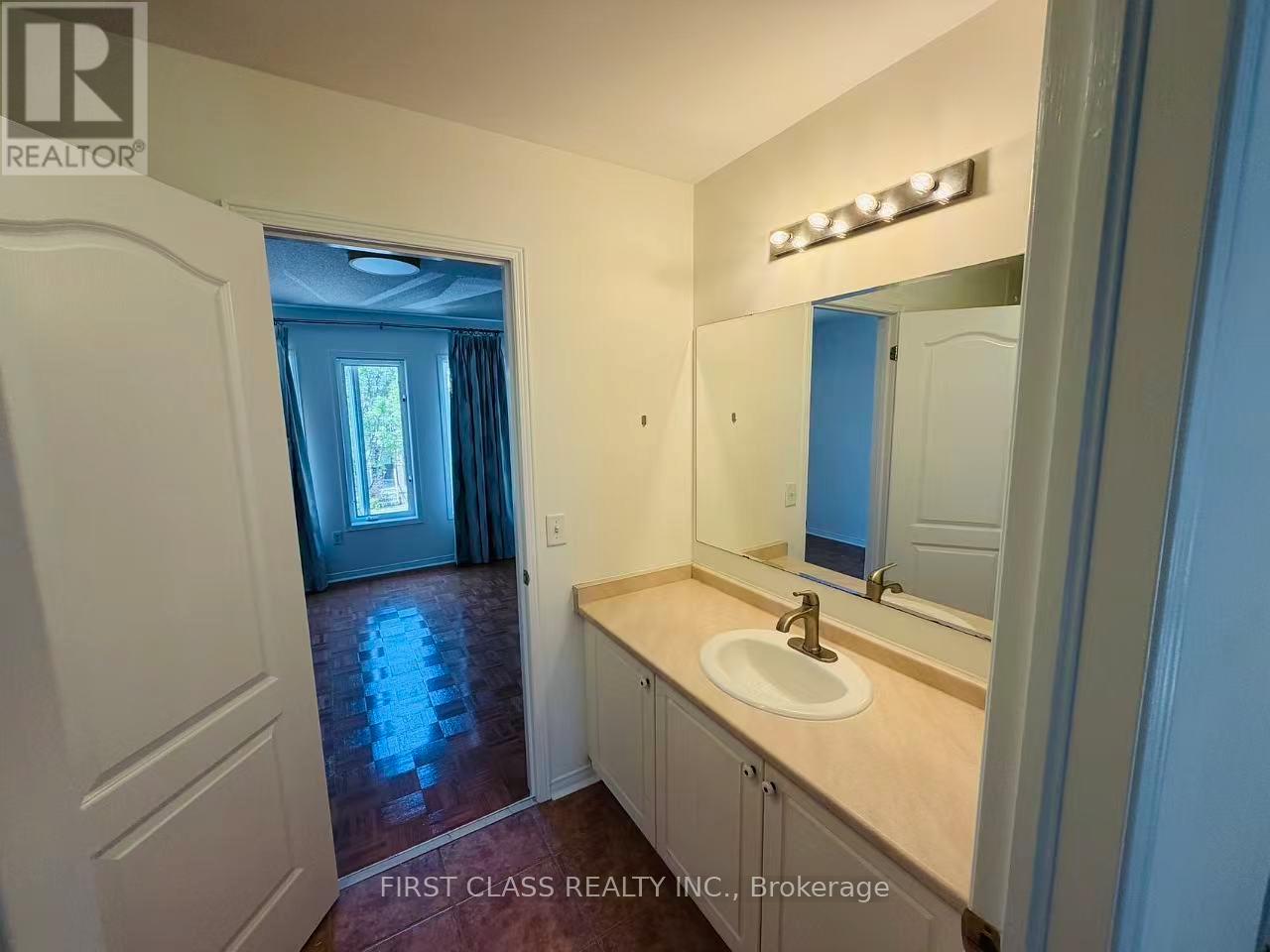 39 Emery Hill Boulevard, Markham, Ontario  L6C 2W7 - Photo 12 - N13684380