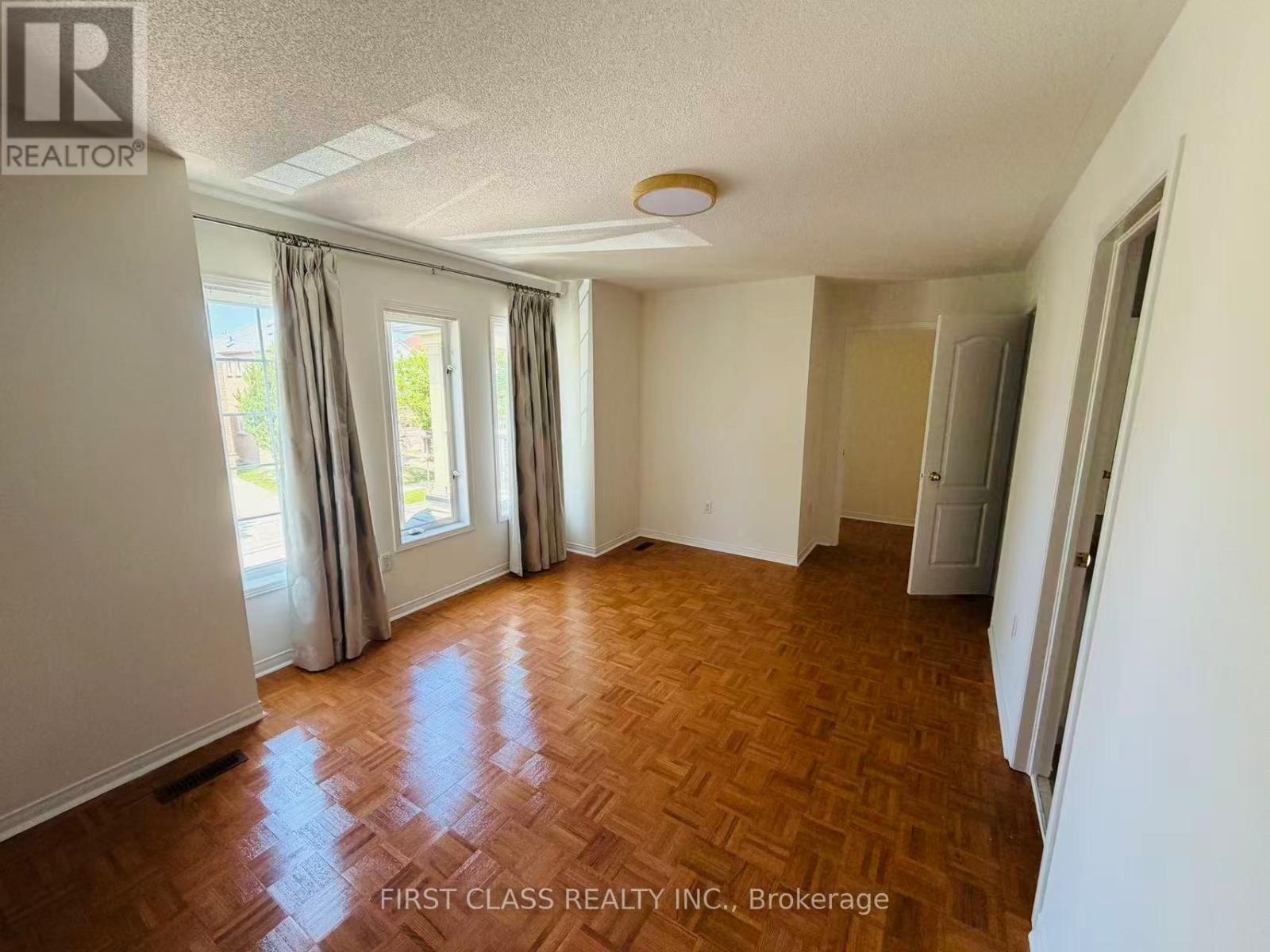 39 Emery Hill Boulevard, Markham, Ontario  L6C 2W7 - Photo 13 - N13684380