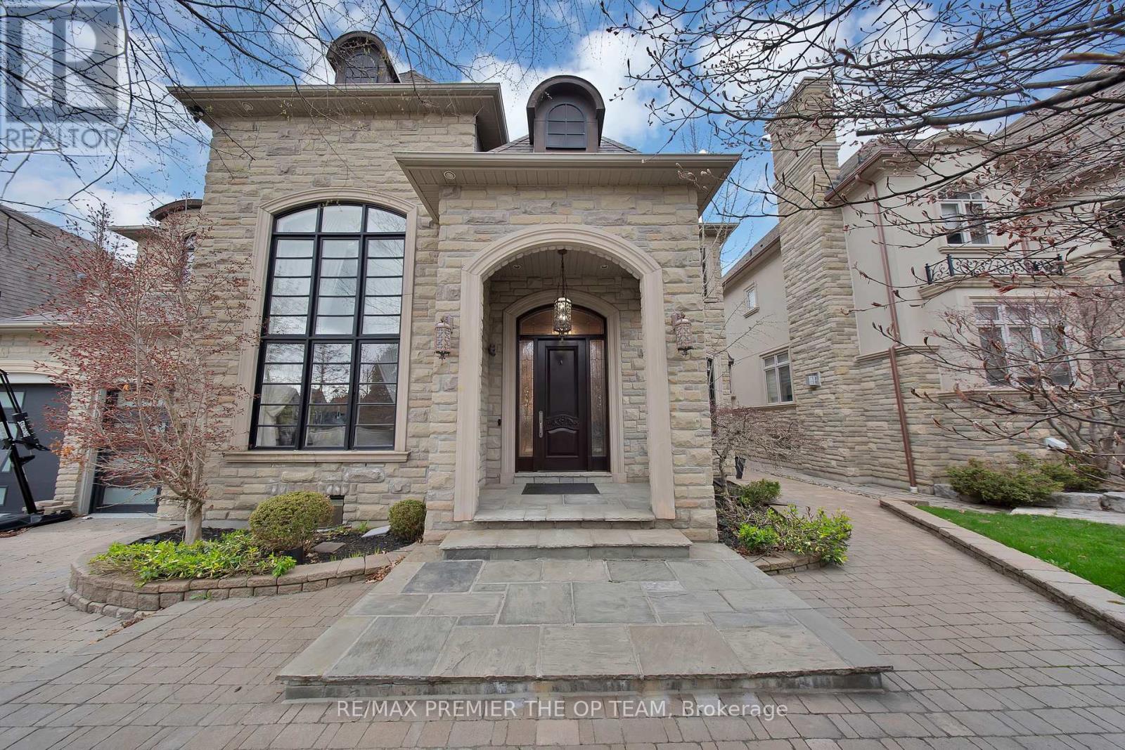 62 Autumn Grove Court, Vaughan, Ontario  L0J 1C0 - Photo 15 - N13684390
