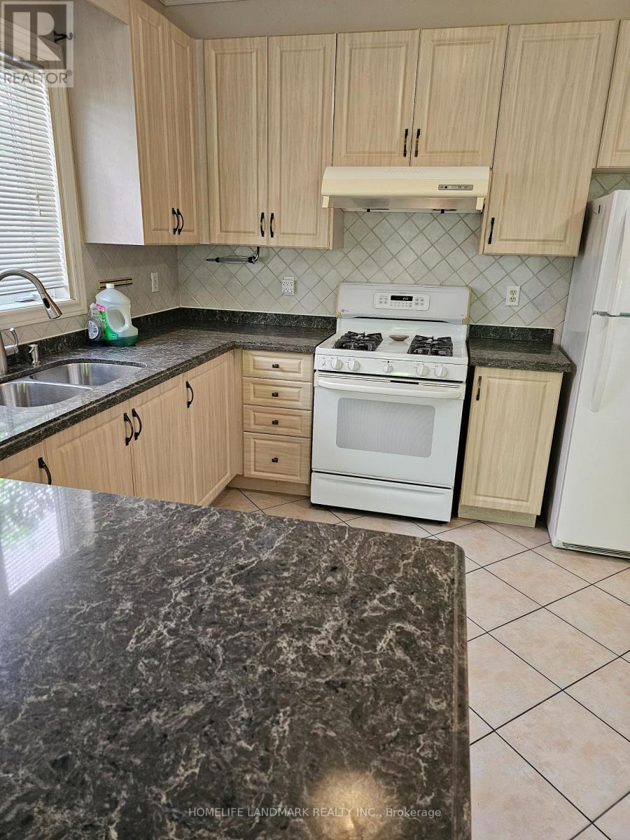 148 Toporowski Avenue, Richmond Hill, Ontario  L4S 2H4 - Photo 2 - N13684486
