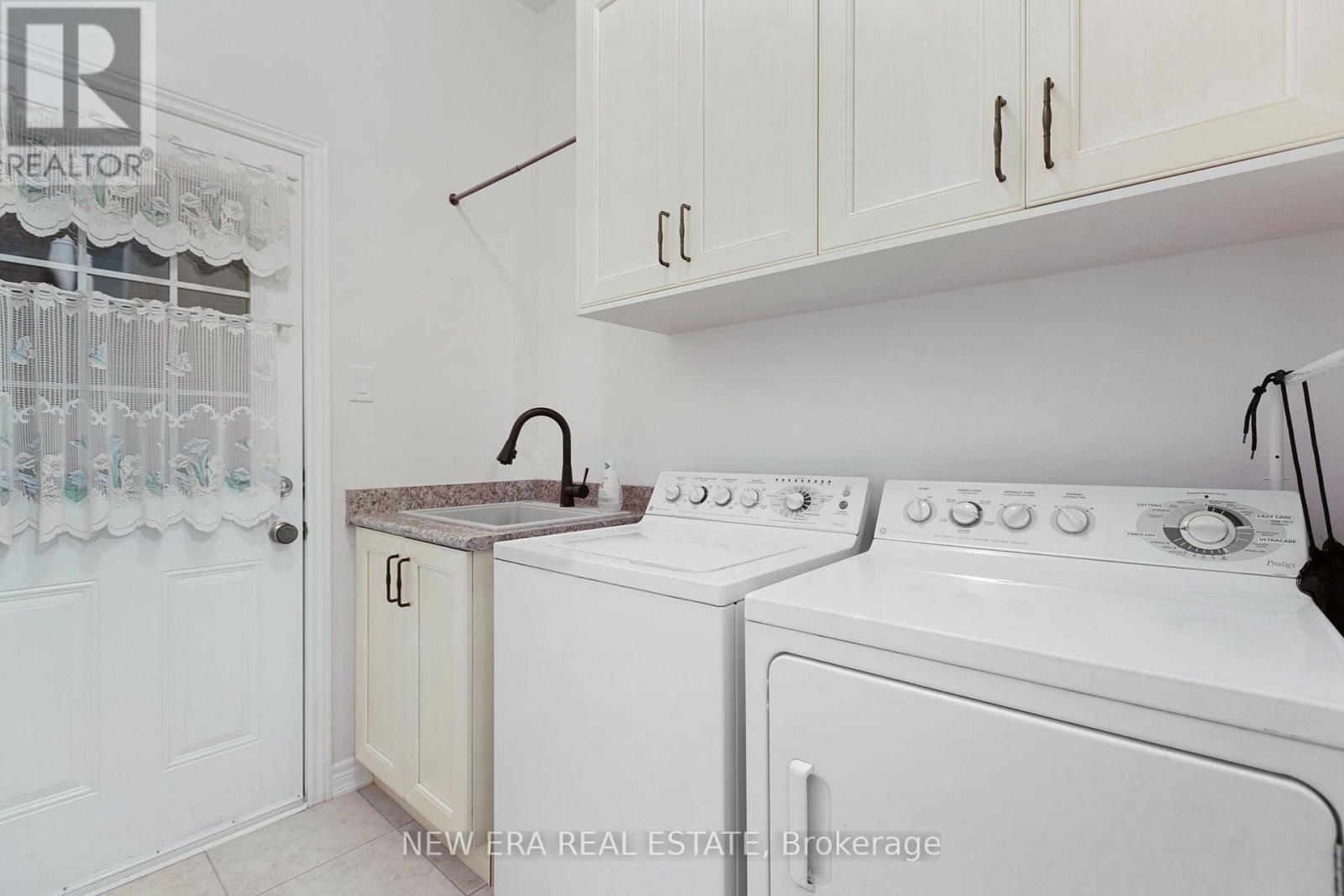 2 Lady Valentina Avenue, Vaughan, Ontario  L6A 0E4 - Photo 39 - N13684508
