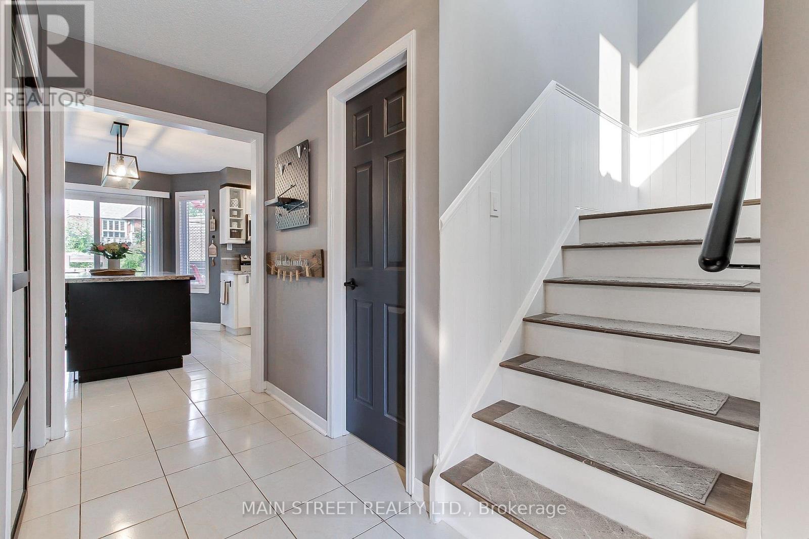 109 Bishop Drive, Barrie (Ardagh), Ontario  L4N 7P4 - Photo 11 - S13684334